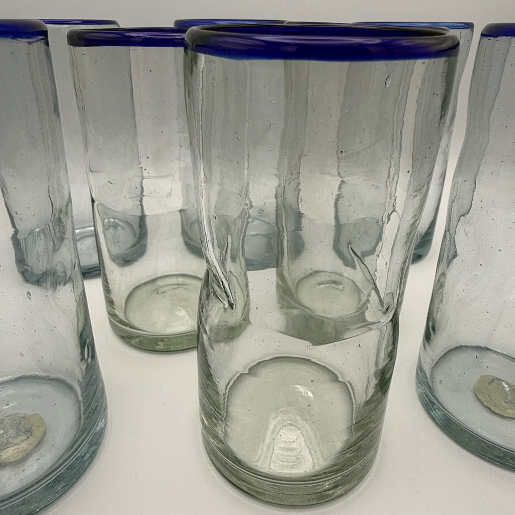8er Set Vintage Wassergläser I Mundgeblasen Handarbeit I Blasen Glas Biot Stil I Blauer Rand I 1970er I 12,7 cm Showroom Ansbach