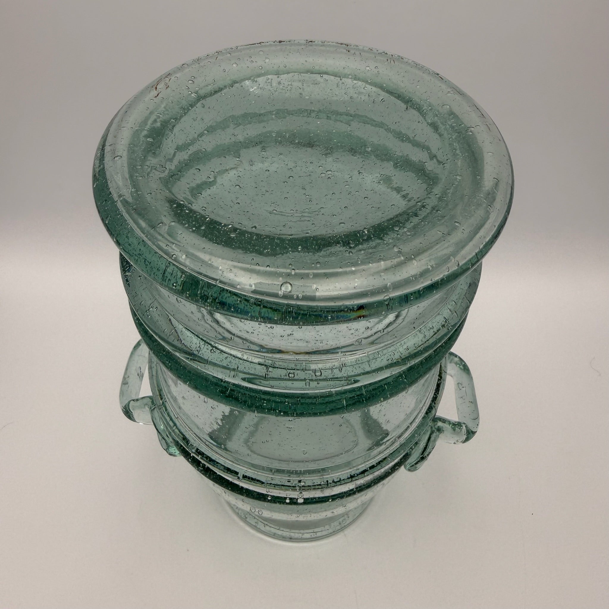 Schwere Vintage Glasvase mit 2 Henkeln I Mundgeblasen I Amphorenform Mid-Century Kunstglas I Makellos 21 cm Showroom Ansbach
