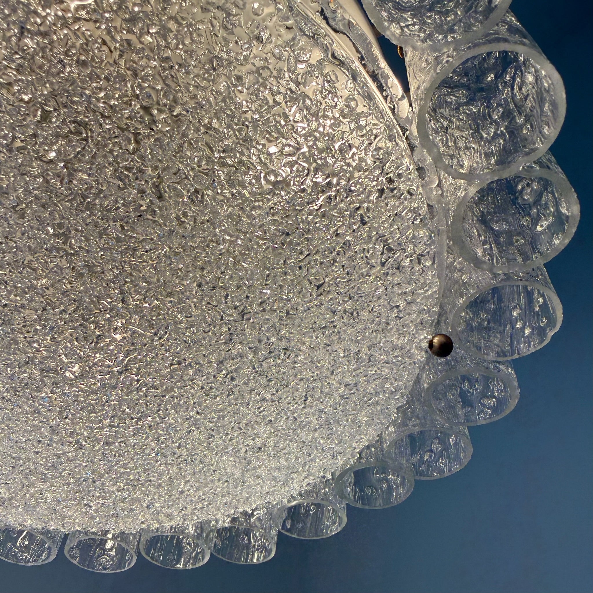 Kult Doria Leuchten Eisglas Plafonniere 40 cm I Monumentale Mid-Century Deckenlampe mit Glasröhren ca. 1960er Doria Leuchten