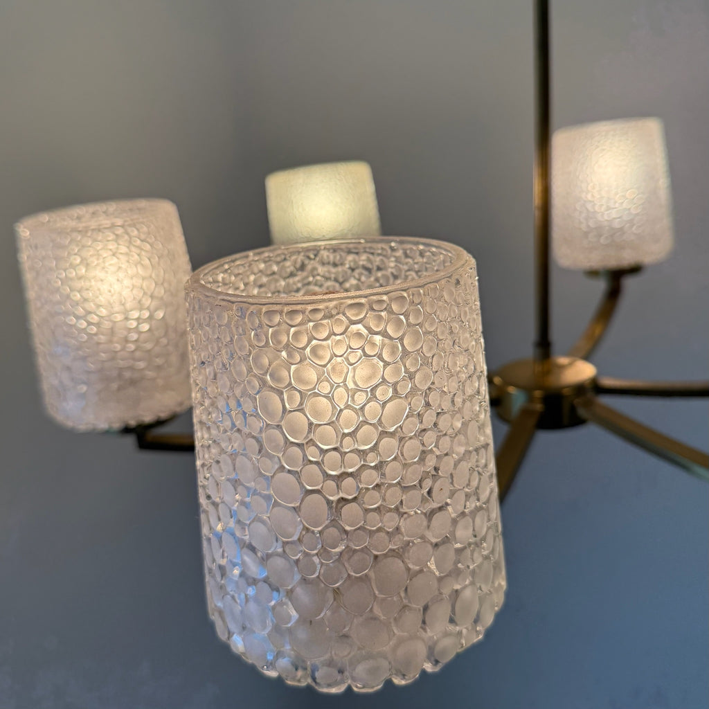 6-flammiger Mid-Century Messing Kronleuchter 1960er I Ikonische Bubble Glas Schirme I Satiniertes Noppenglas Deckenlampe 68 cm Showroom Ansbach