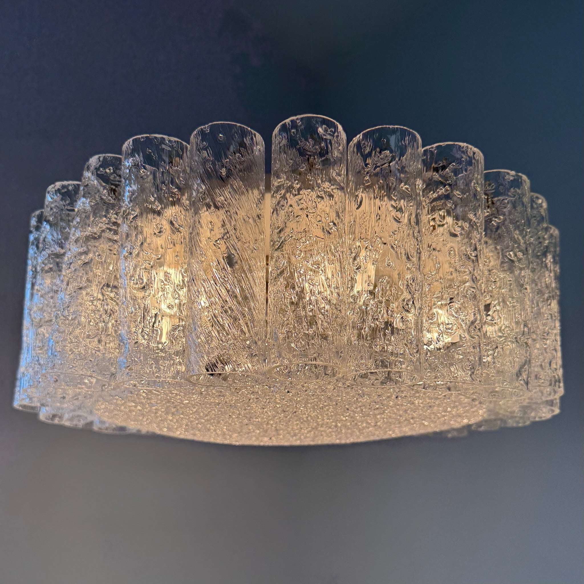 Kult Doria Leuchten Eisglas Plafonniere 40 cm I Monumentale Mid-Century Deckenlampe mit Glasröhren ca. 1960er Doria Leuchten
