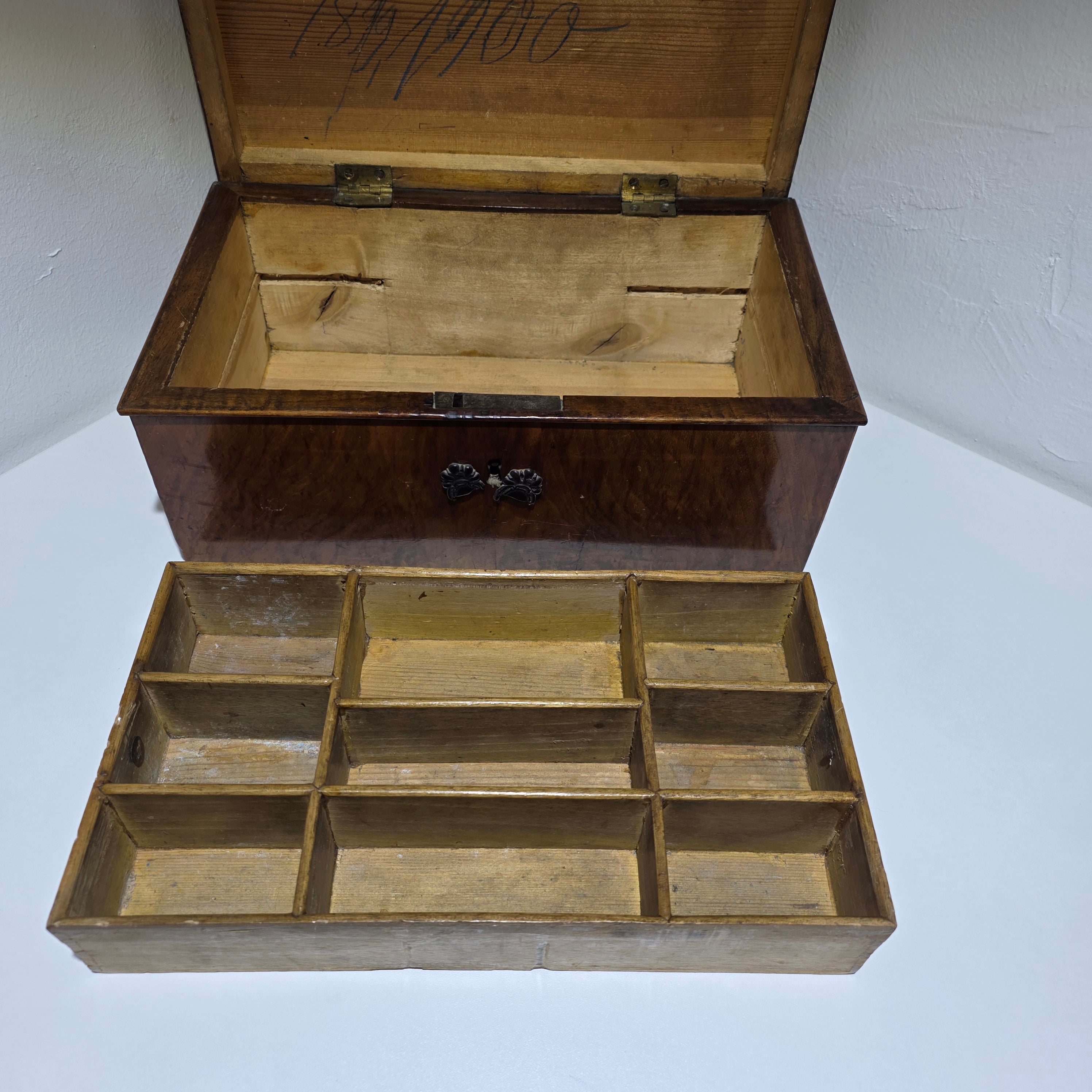 Antike Nähschatulle Holz Kassette um 1880 mit Einsatz Inschrift Schmuckkästchen Showroom Ansbach