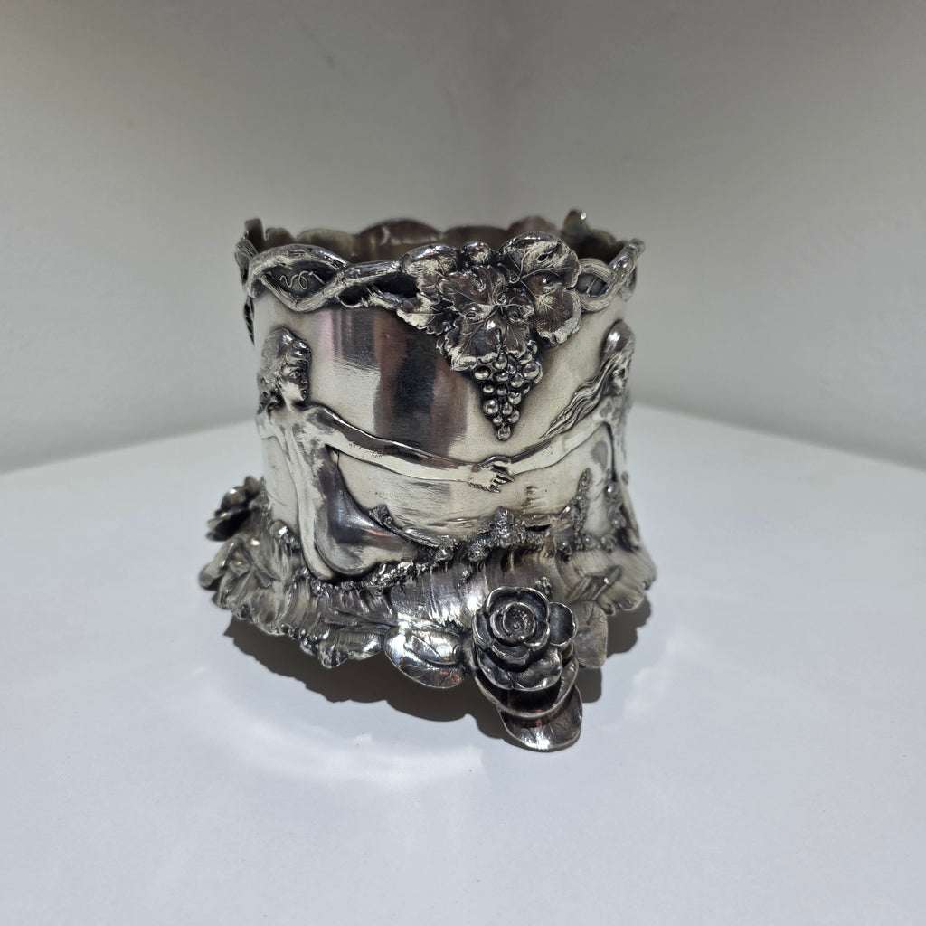 WMF Jugendstil Flaschenhalter versilbert I/O as Art Nouveau Weinlaub um 1900 Showroom Ansbach