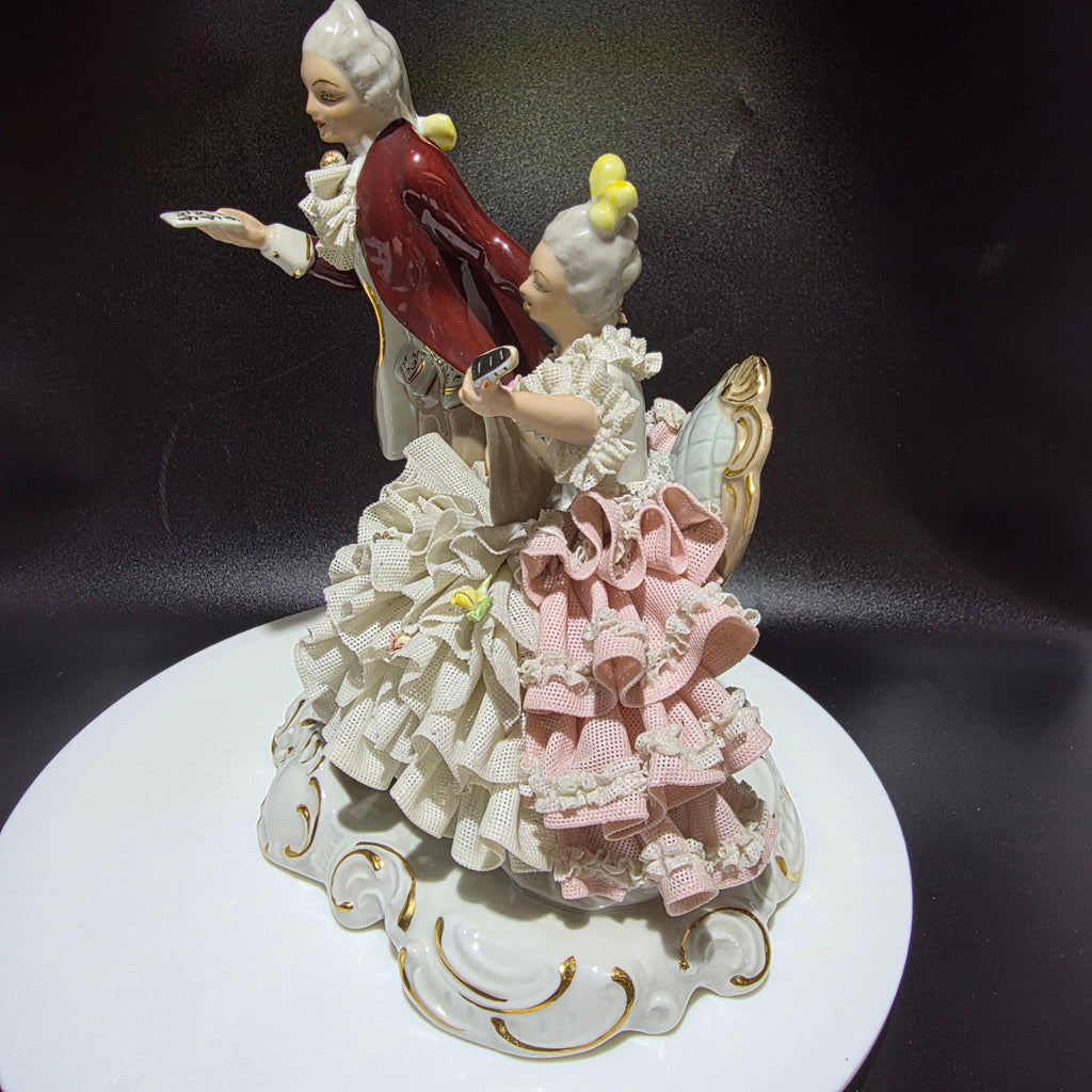 Große Dresdner Spitzenporzellan Figurengruppe Rokoko Paar mit Laute Porzellanfigur 21 cm Showroom Ansbach