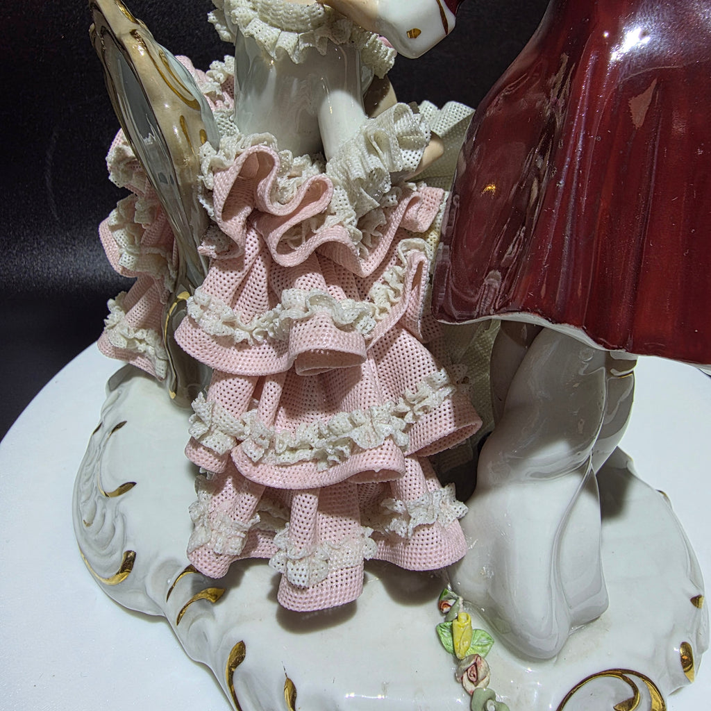Große Dresdner Spitzenporzellan Figurengruppe Rokoko Paar mit Laute Porzellanfigur 21 cm Showroom Ansbach