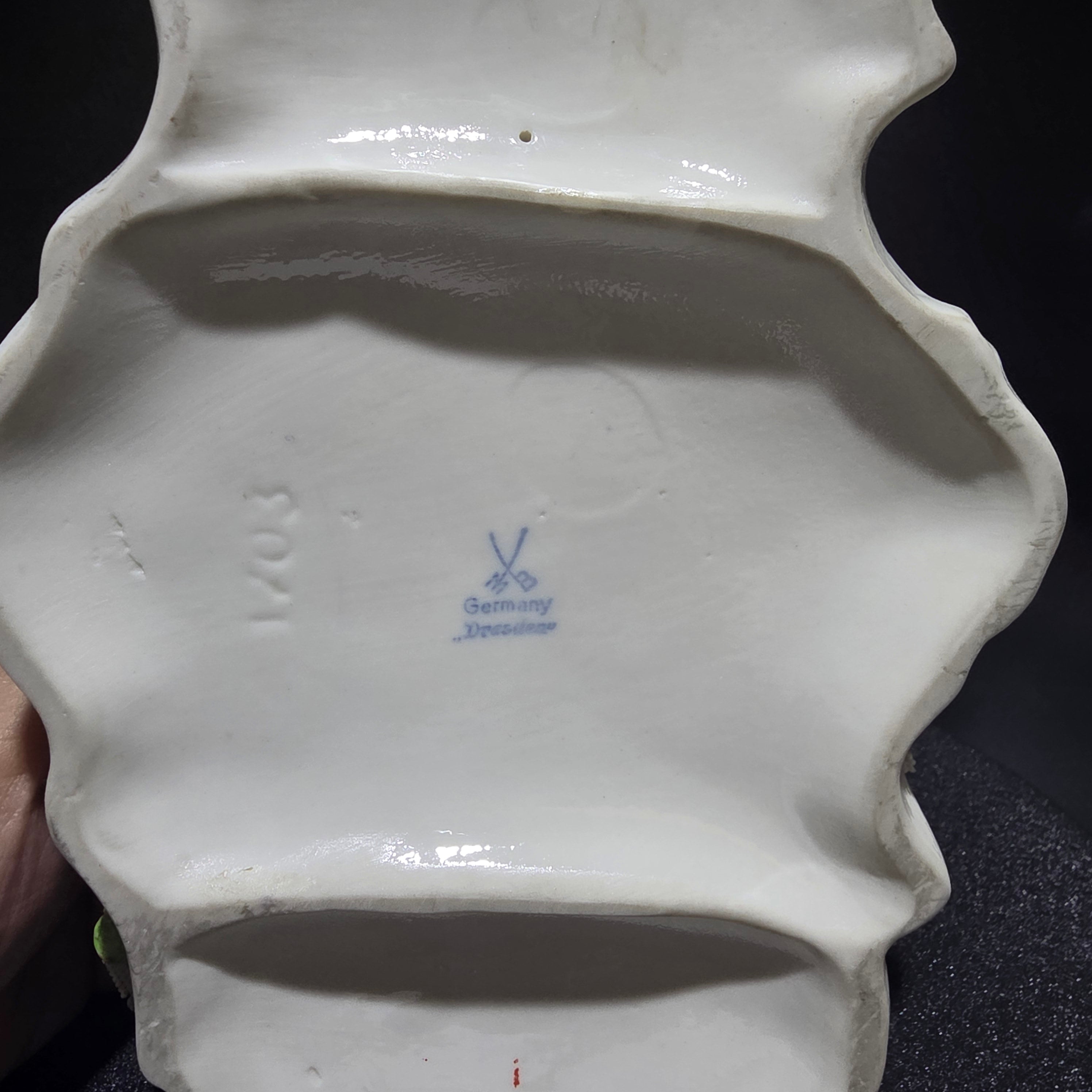 Große Dresden Porzellan Spitzenfigur Dame am Konzertflügel Rokoko Figur 16 cm Showroom Ansbach