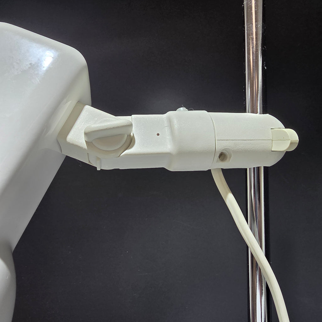 STAFF Leuchten Paar Tischlampen 1970er Space Age Weiß Chrom Design Klassiker Showroom Ansbach