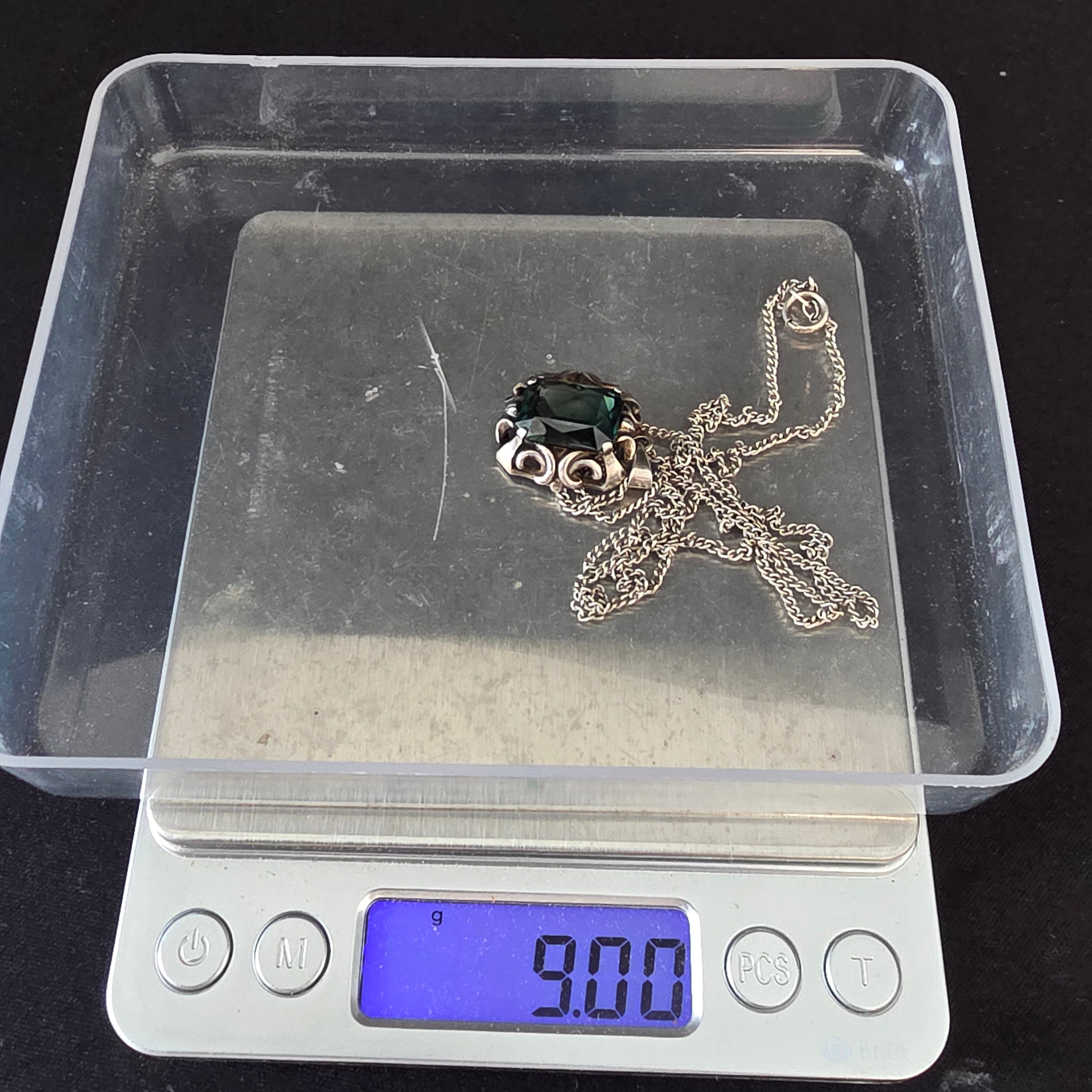 835 Silber Halskette mit großem grünem Stein Anhänger Art Déco Stil 61 cm 9 g Showroom Ansbach