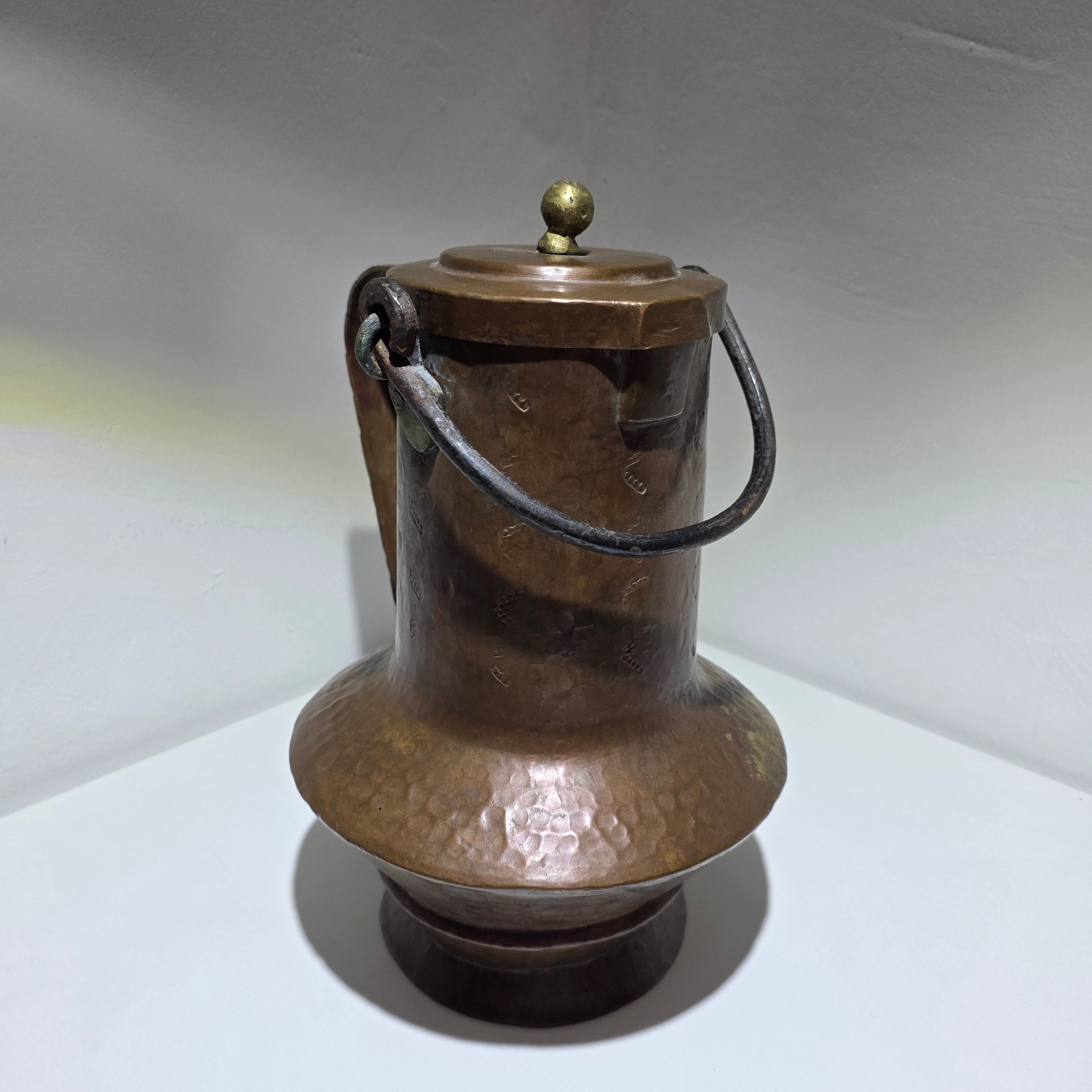 Antiker Kupfer Wasserkrug handgehämmert mit Deckel 32 cm Showroom Ansbach