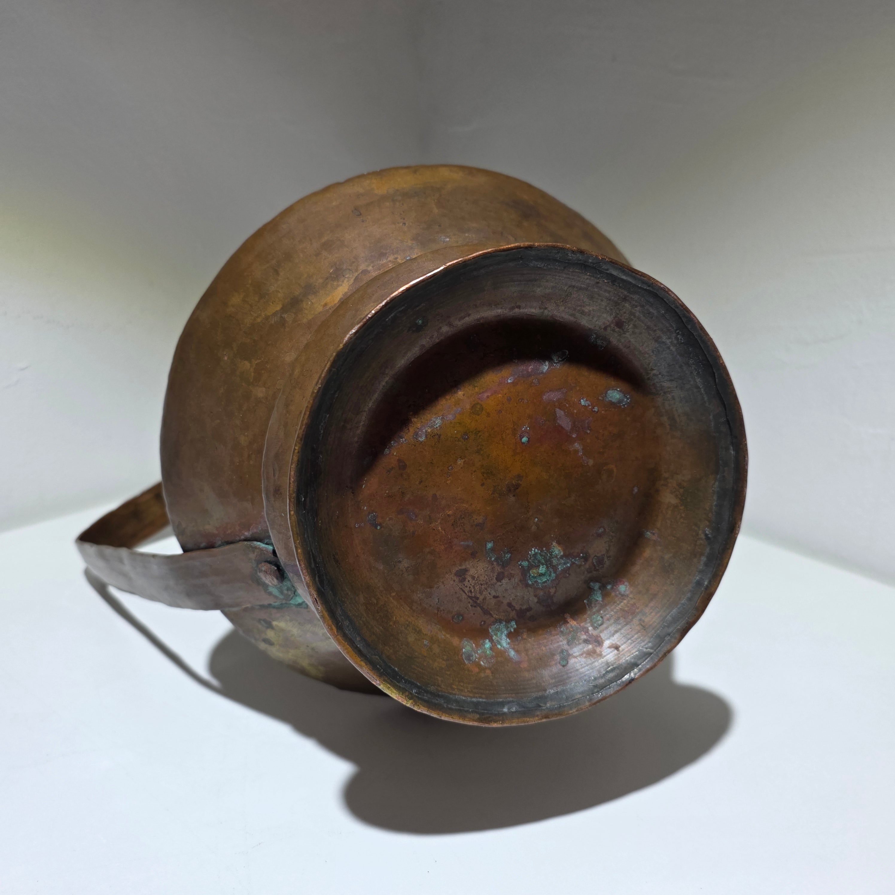 Antiker Kupfer Wasserkrug handgehämmert mit Deckel 32 cm Showroom Ansbach