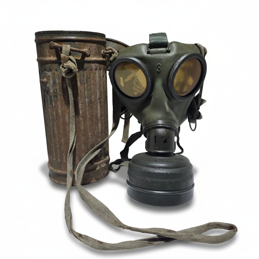 Wehrmacht Gasmaske 2. WK mit Gasmaskendose Filter Klarscheiben Showroom Ansbach