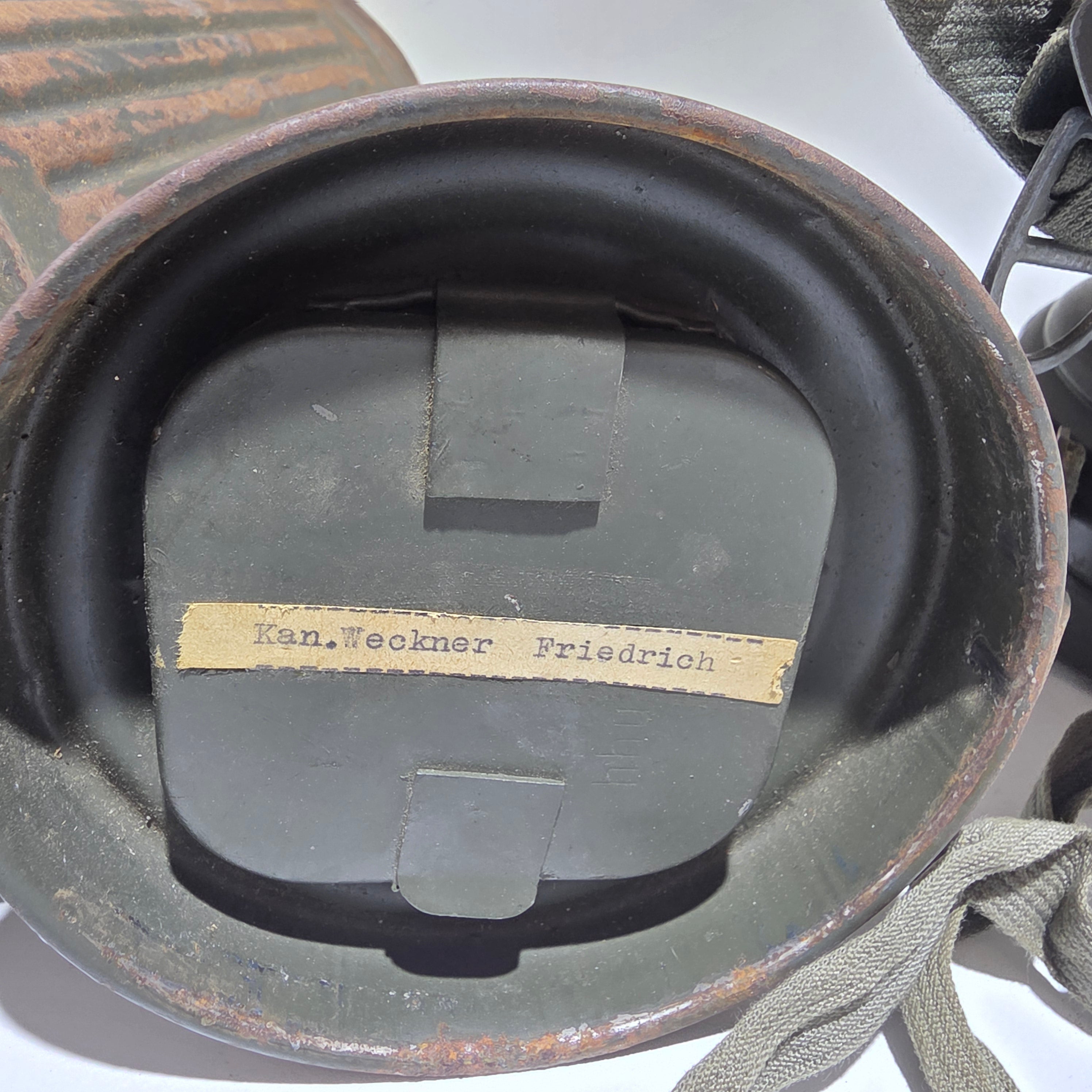 Wehrmacht Gasmaske 2. WK mit Gasmaskendose Filter Klarscheiben Showroom Ansbach