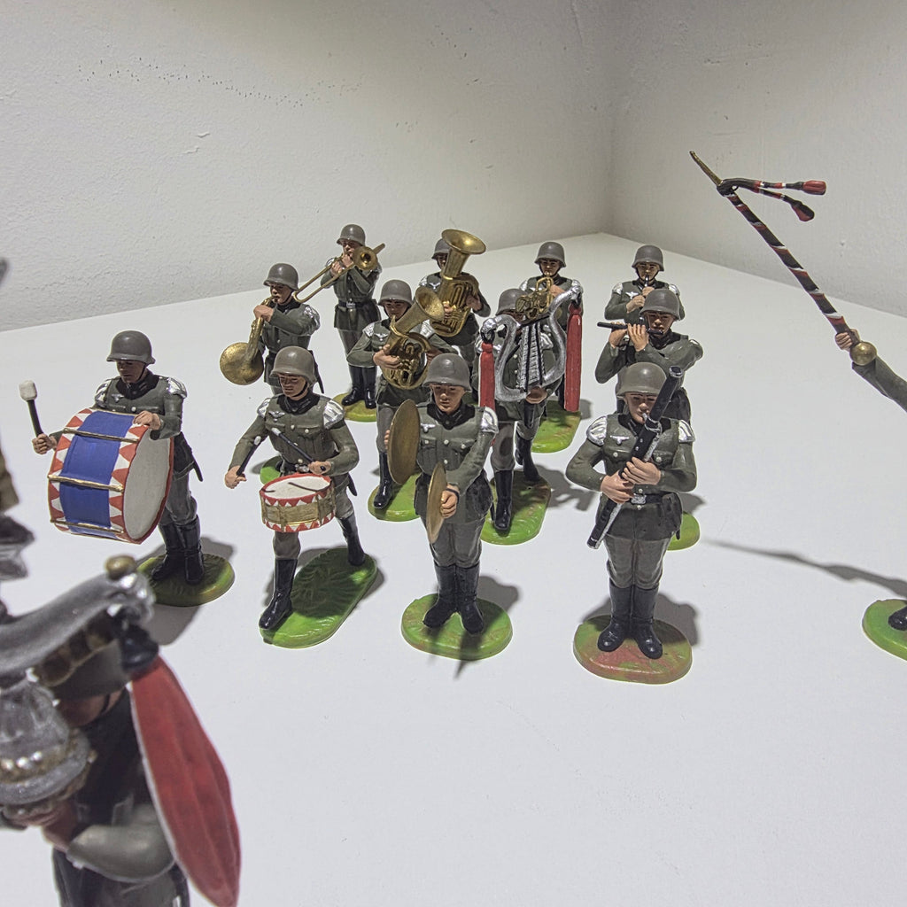 Elastolin Germany Militärkapelle – 14 Figuren – Musikzug mit Schellenbaum und Stabführer Showroom Ansbach