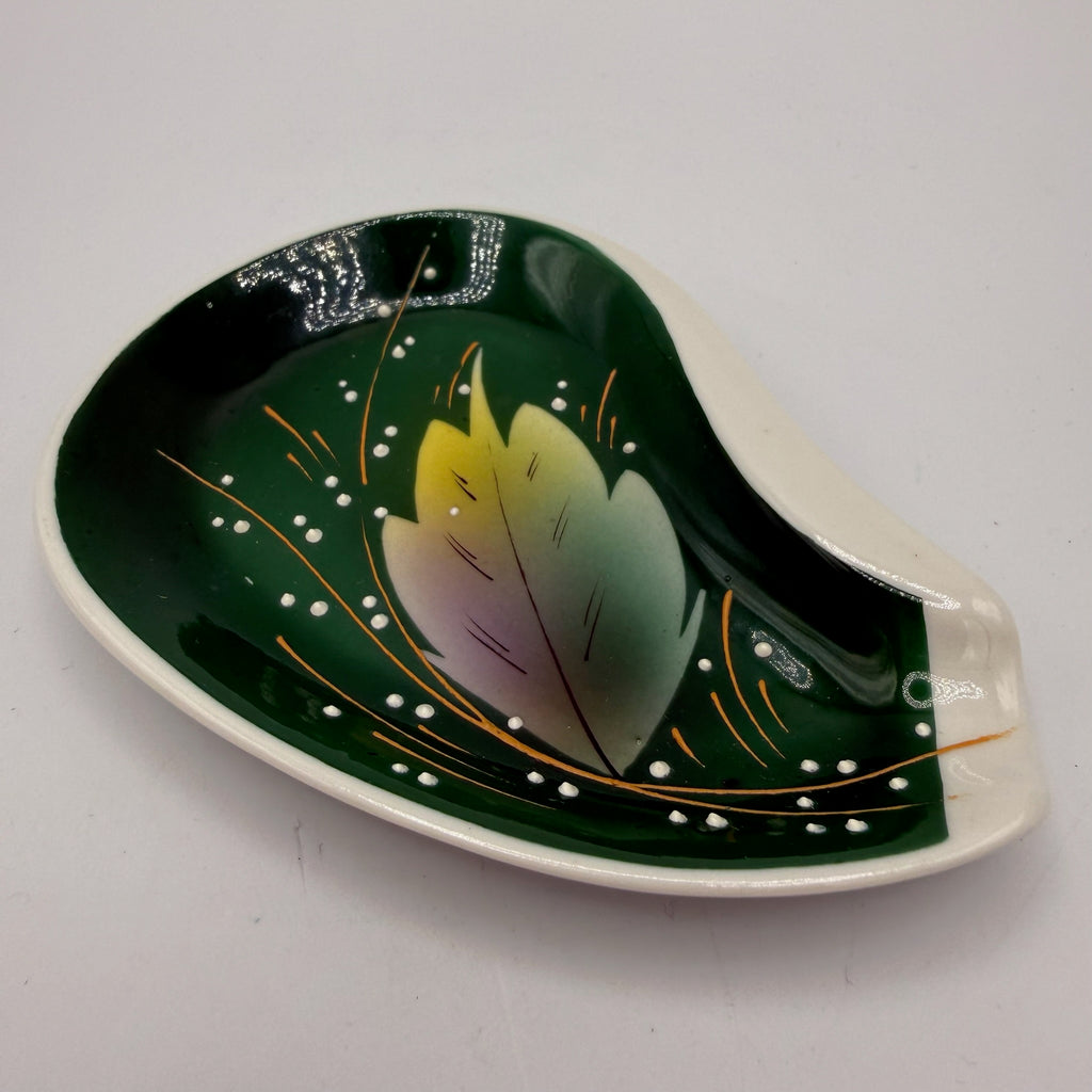 Kister Scheibe-Alsbach Prunkschälchen I Art Déco um 1930 I Erhabene Perlmalerei I Blattform Weiß Gold I 12,8 cm A. W. Fr. Kister