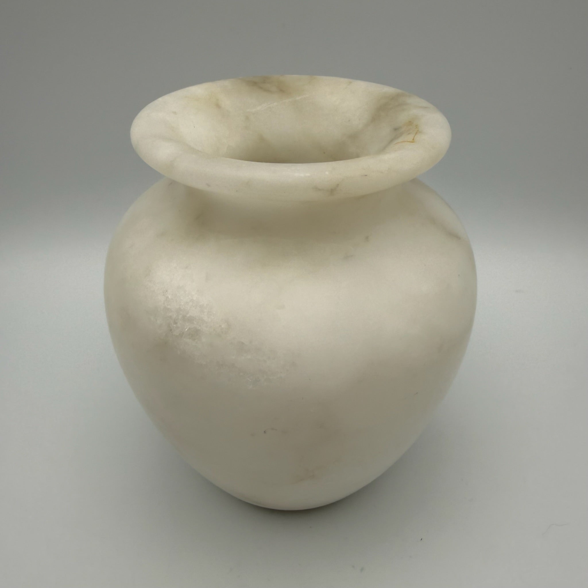 Alabaster Vase I Volterra Italien I Handarbeit I Bernstein-Optik I Schwer I 11,5 cm Showroom Ansbach