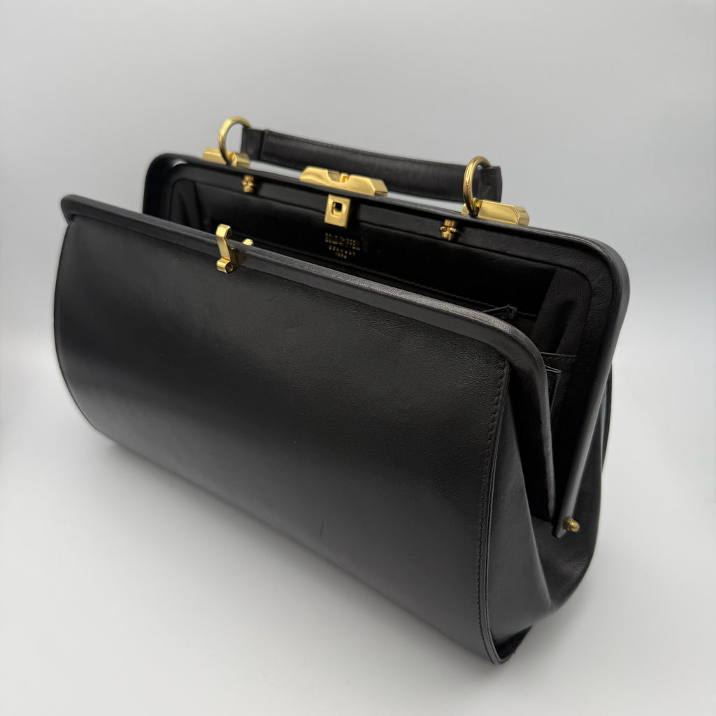 Goldpfeil Vintage Lederhandtasche I Black Boxcalf I Gold-Hardware I Mid-Century um 1960 I Mit Spiegel I 33 cm Gold Pfeil