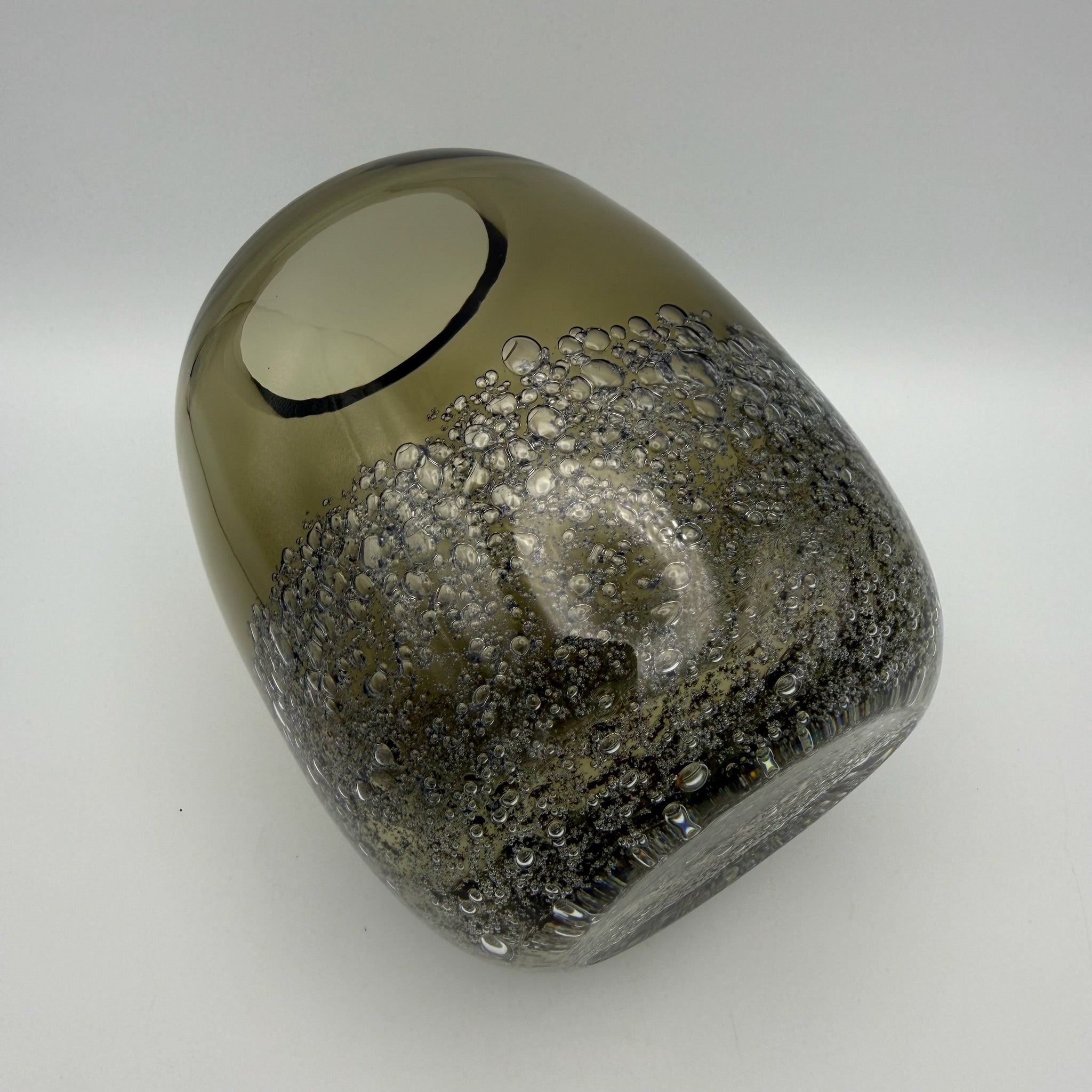 Schwere Kunstglas Vase 15 cm I Rauchglas mit dichten Lufteinschlüssen I Mid-Century Schaumglas Vintage Showroom Ansbach