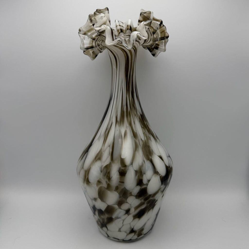 Große Murano Stil Opalglas Vase I Gekämmter Faden-Dekor Braun Weiß I Geraffter Rüschenrand Vintage 1970er I 33,5 cm Showroom Ansbach