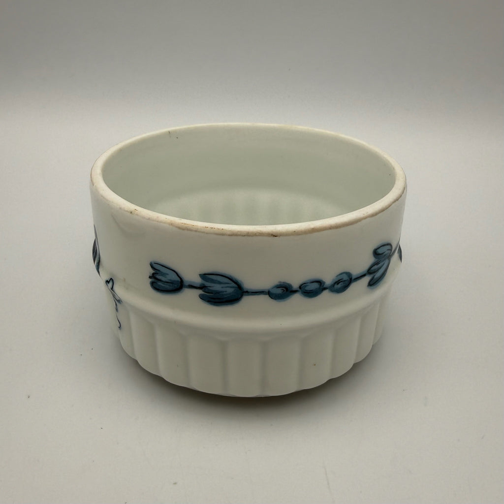 3tlg Porcelaine de Paris Badezimmer Set I Dekor Lamballe Schwanen-Motiv I Flakons & Deckeldose Frankreich 1970er Porcelaine de Paris