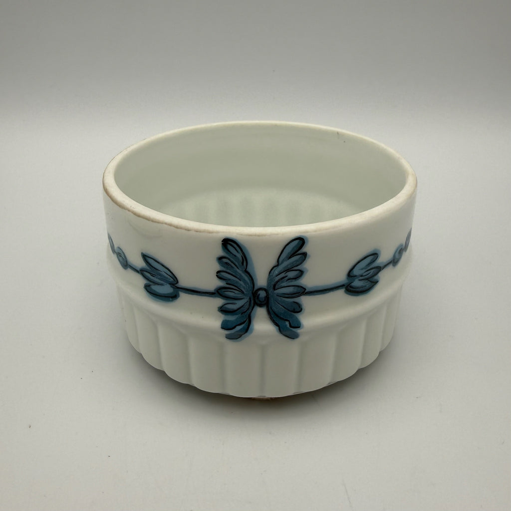 3tlg Porcelaine de Paris Badezimmer Set I Dekor Lamballe Schwanen-Motiv I Flakons & Deckeldose Frankreich 1970er Porcelaine de Paris