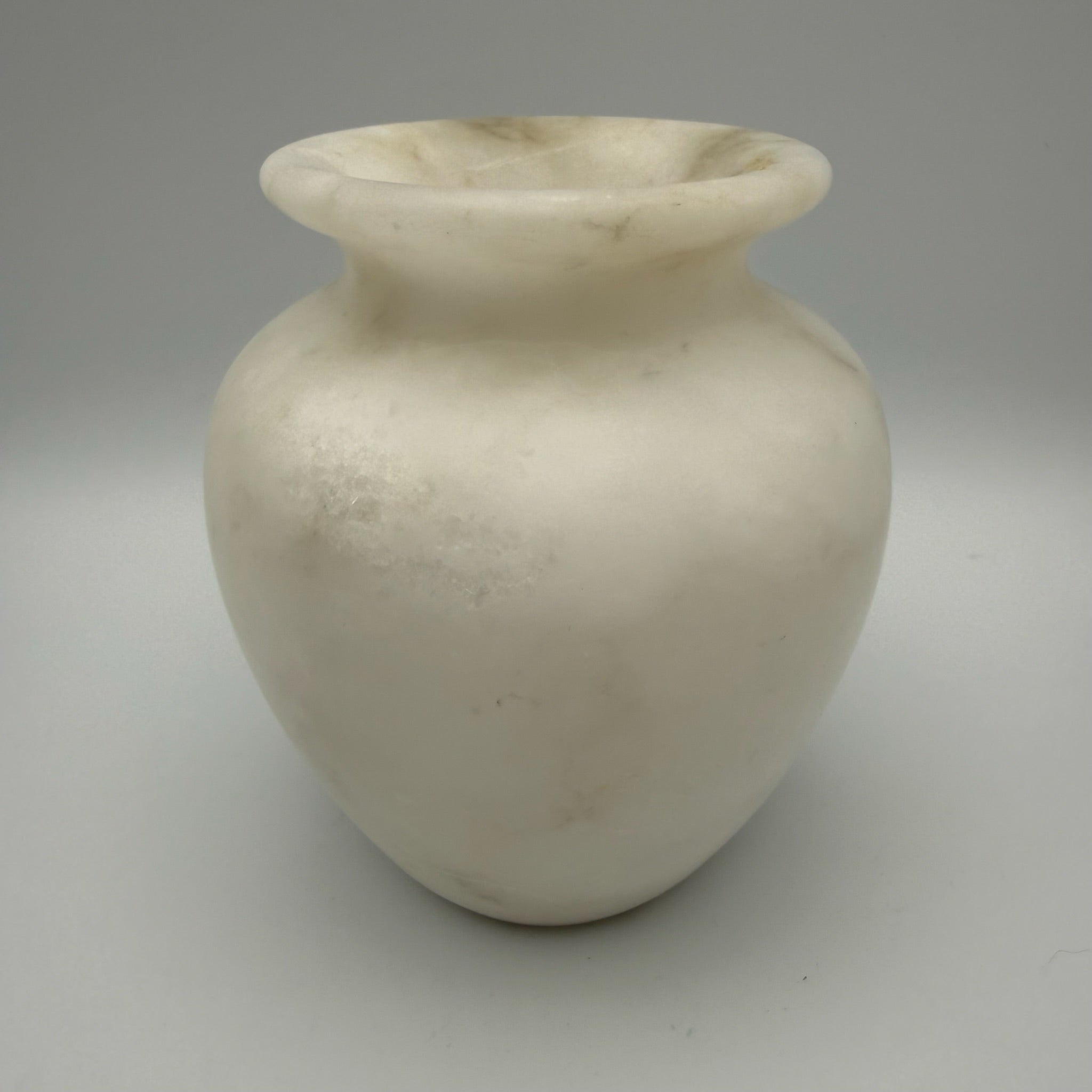 Alabaster Vase I Volterra Italien I Handarbeit I Bernstein-Optik I Schwer I 11,5 cm Showroom Ansbach