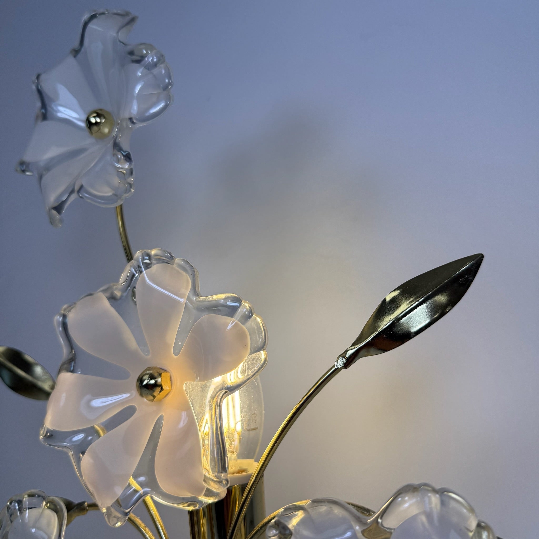 Paul Neuhaus Blüten Tischlampe I Modell 4521-10 I Romantische Florentiner Bouquet Lampe I Chrom & Acryl-Blüten Paul Neuhaus