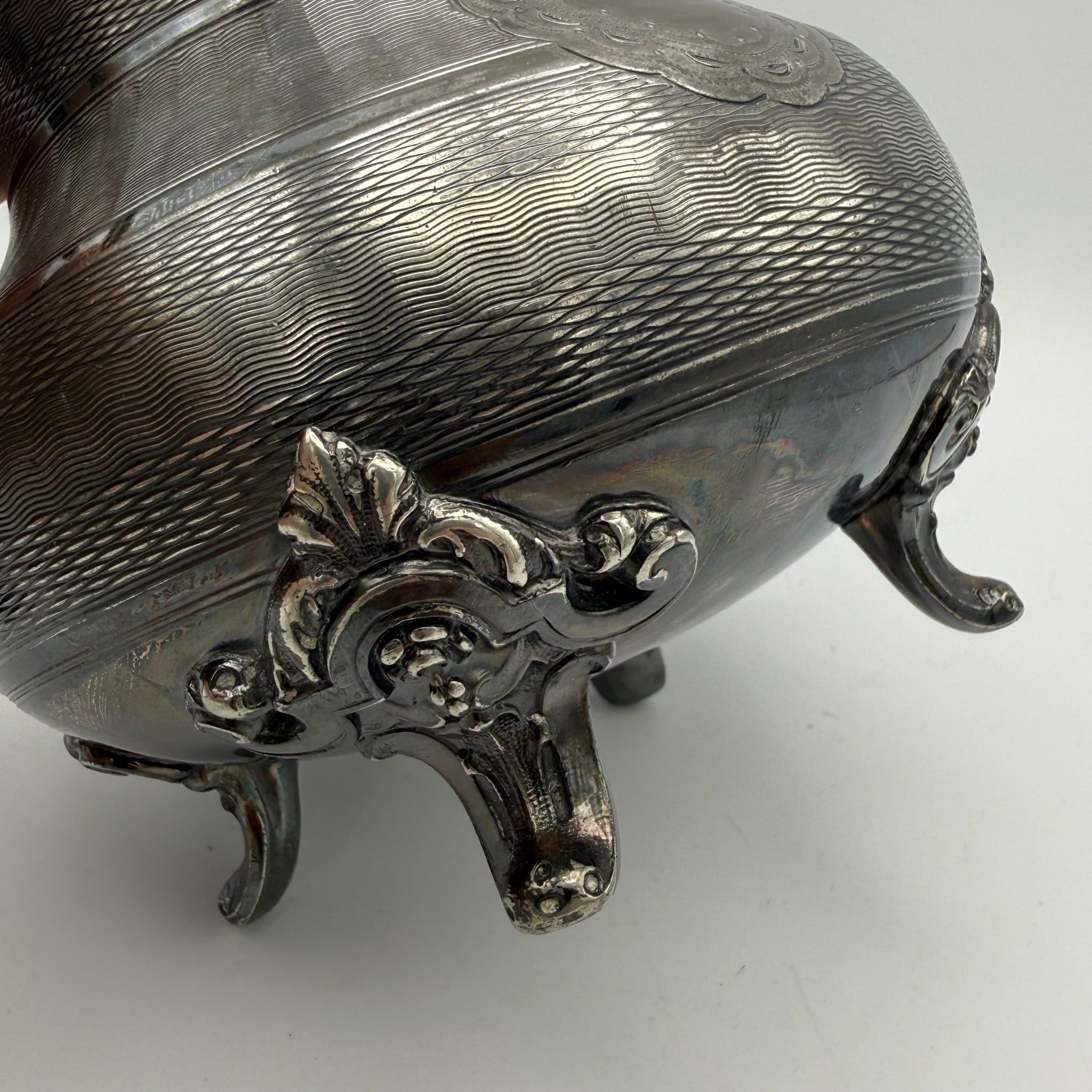 Antikes Prunk Set Teekanne & Zuckerdose I Grands Magasins du Louvre Paris I Versilbert um 1900 I Französischer Historismus Grands Magasins du Louvre, Rue de Marengo, Paris