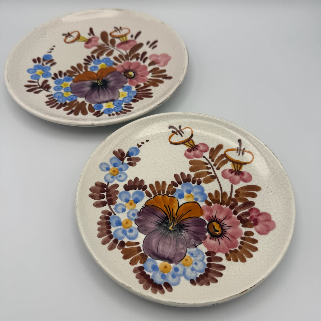 2er Set antike Bauernkeramik Teller I Handbemalt Steti I Stiefmütterchen Böhmen I Krakelee Shabby Chic Showroom Ansbach