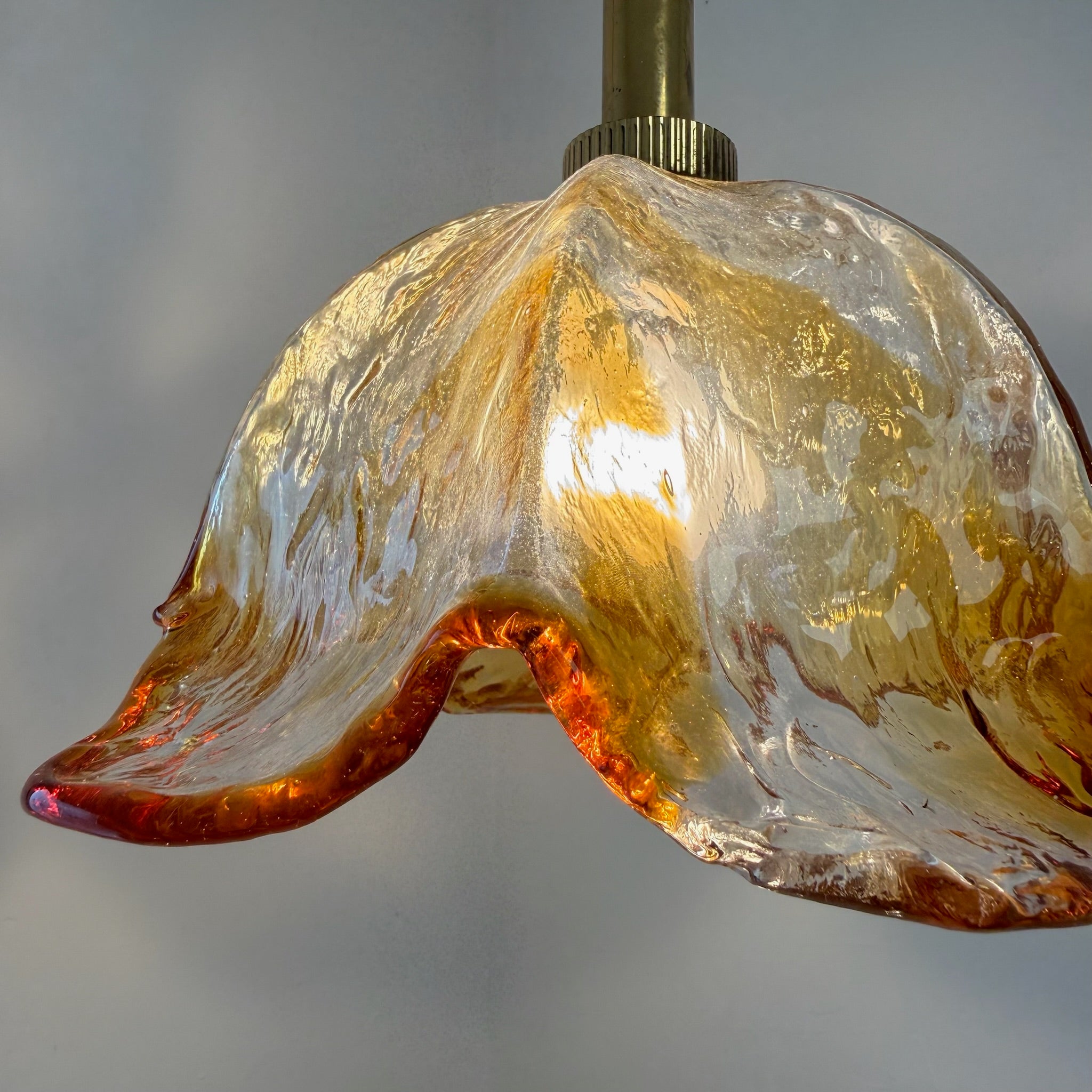 Große Murano Glas Pendelleuchte 70er I AV Mazzega Stil I Blüten-Hängelampe Bernstein Orange Messing I Vintage 34,5 cm Murano