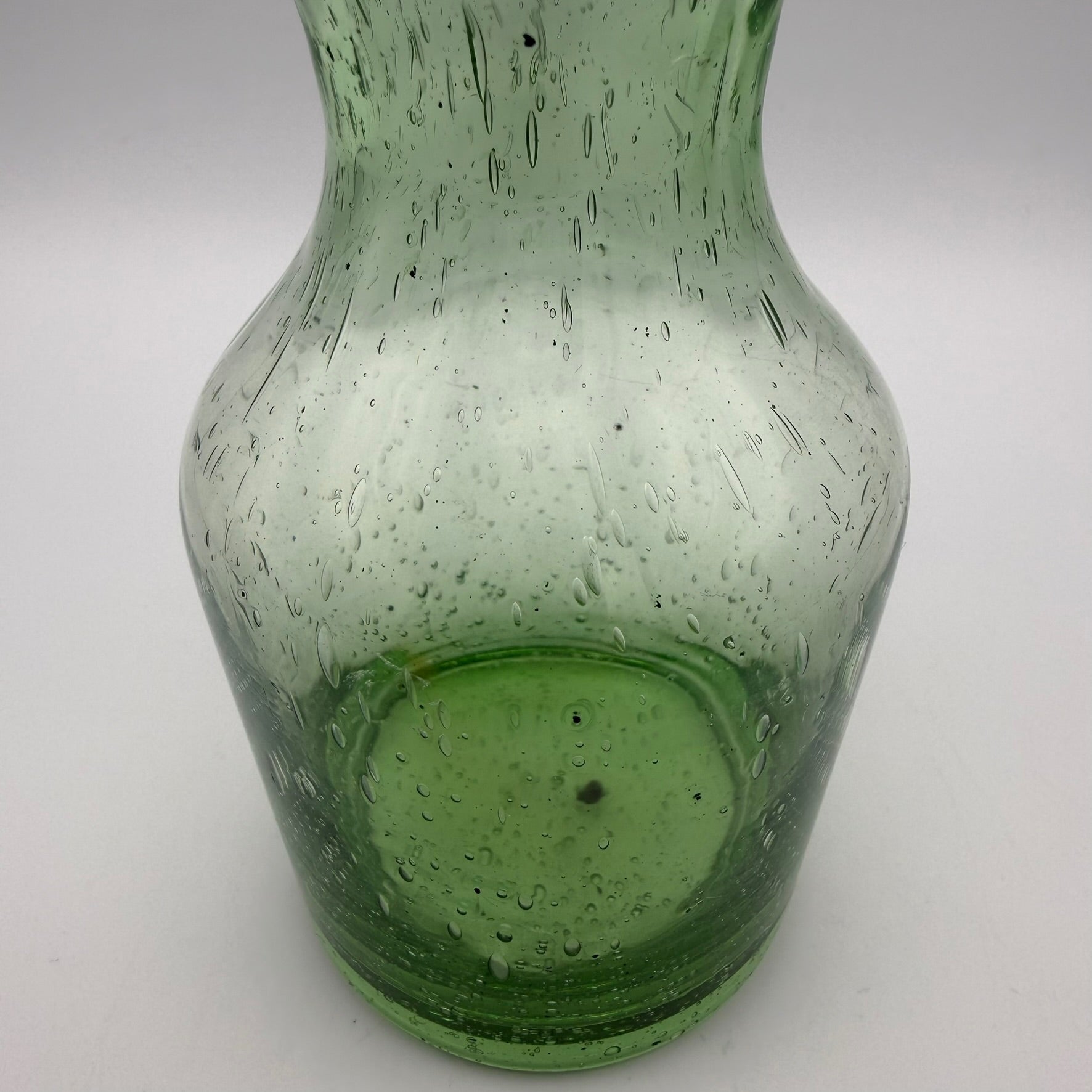Kleine Vintage Bullicante Vase Grün I Blasenglas Solitärvase 1970er I Mid-Century Moosgrün Kunstglas 11,7 cm Showroom Ansbach