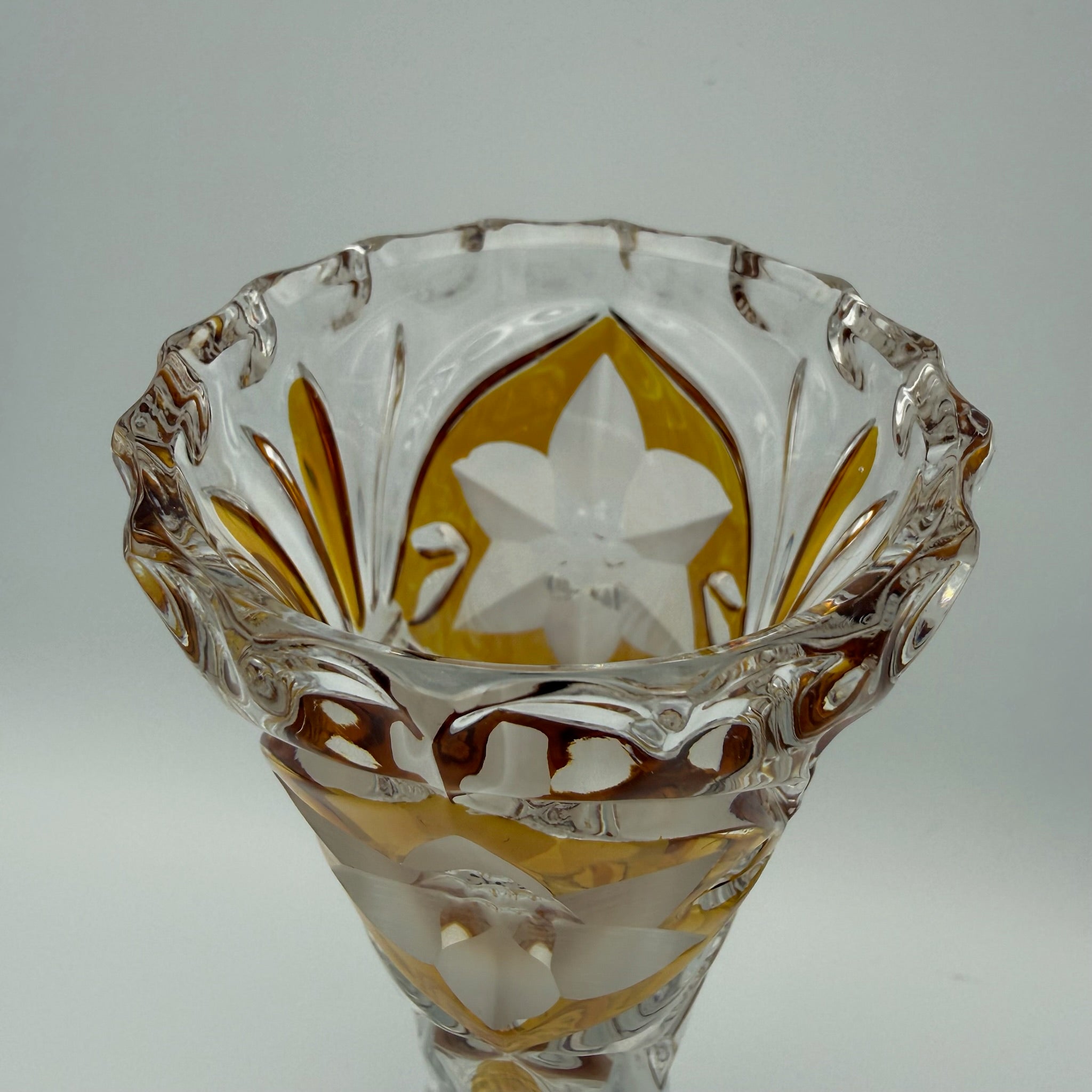 Vintage Kristall Vase Böhmen Bernstein Überfang Keilschliff Blume Medaillon edel Showroom Ansbach