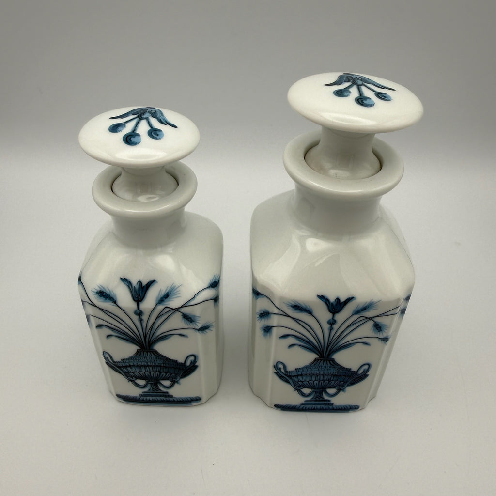 3tlg Porcelaine de Paris Badezimmer Set I Dekor Lamballe Schwanen-Motiv I Flakons & Deckeldose Frankreich 1970er Porcelaine de Paris