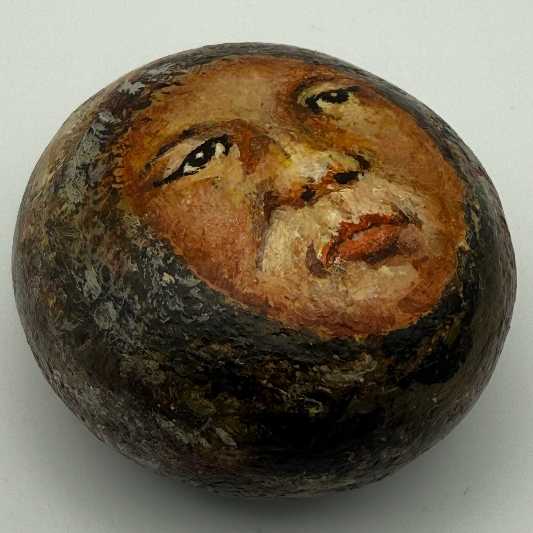 Original Inuit Kunst I Handbemalter Naturstein I Kanada I Handsigniert „Sarah“ I 5,6 cm Showroom Ansbach
