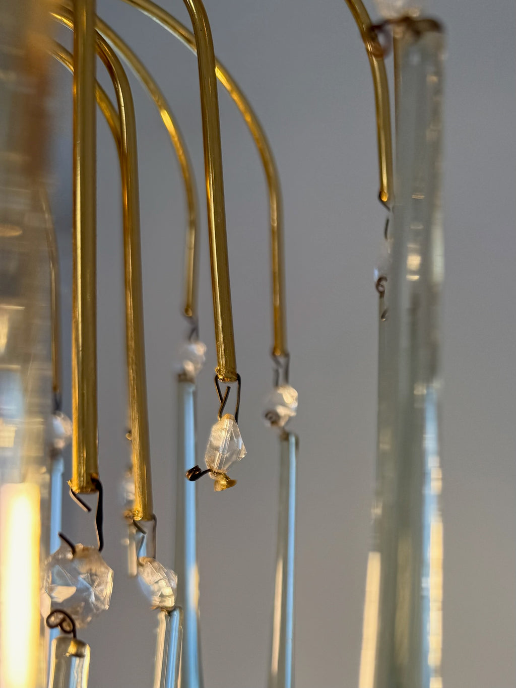 Kult Vistosi Murano XL Tropfenleuchte 1970er I 14 Karat Echtgold vergoldet I Rauchglas Grün-Grau Kaskaden-Kronleuchter 75 cm Murano