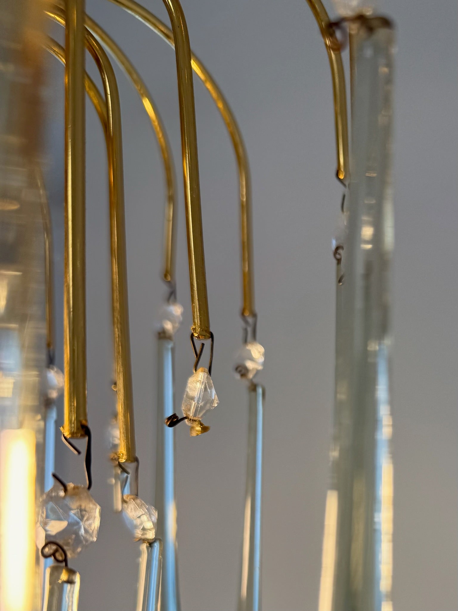 Kult Vistosi Murano XL Tropfenleuchte 1970er I 14 Karat Echtgold vergoldet I Rauchglas Grün-Grau Kaskaden-Kronleuchter 75 cm Murano