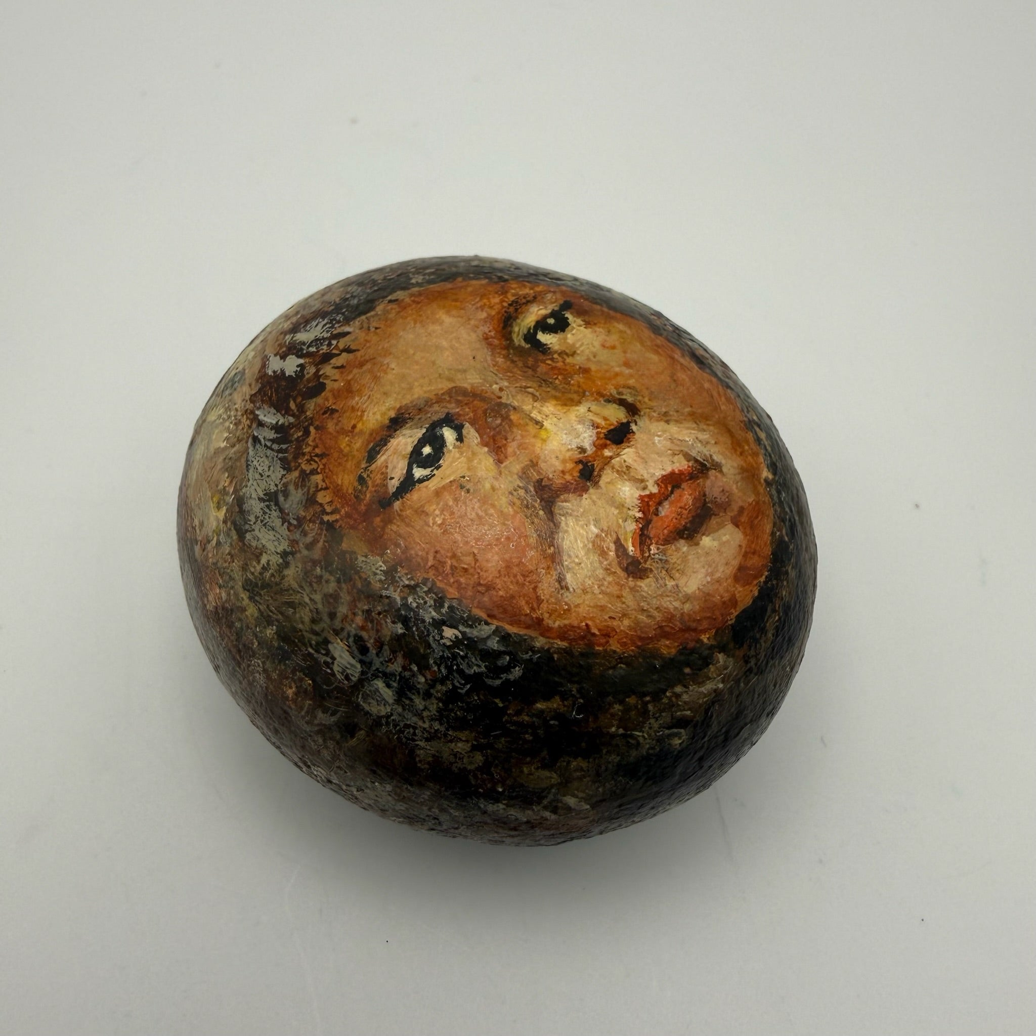 Original Inuit Kunst I Handbemalter Naturstein I Kanada I Handsigniert „Sarah“ I 5,6 cm Showroom Ansbach
