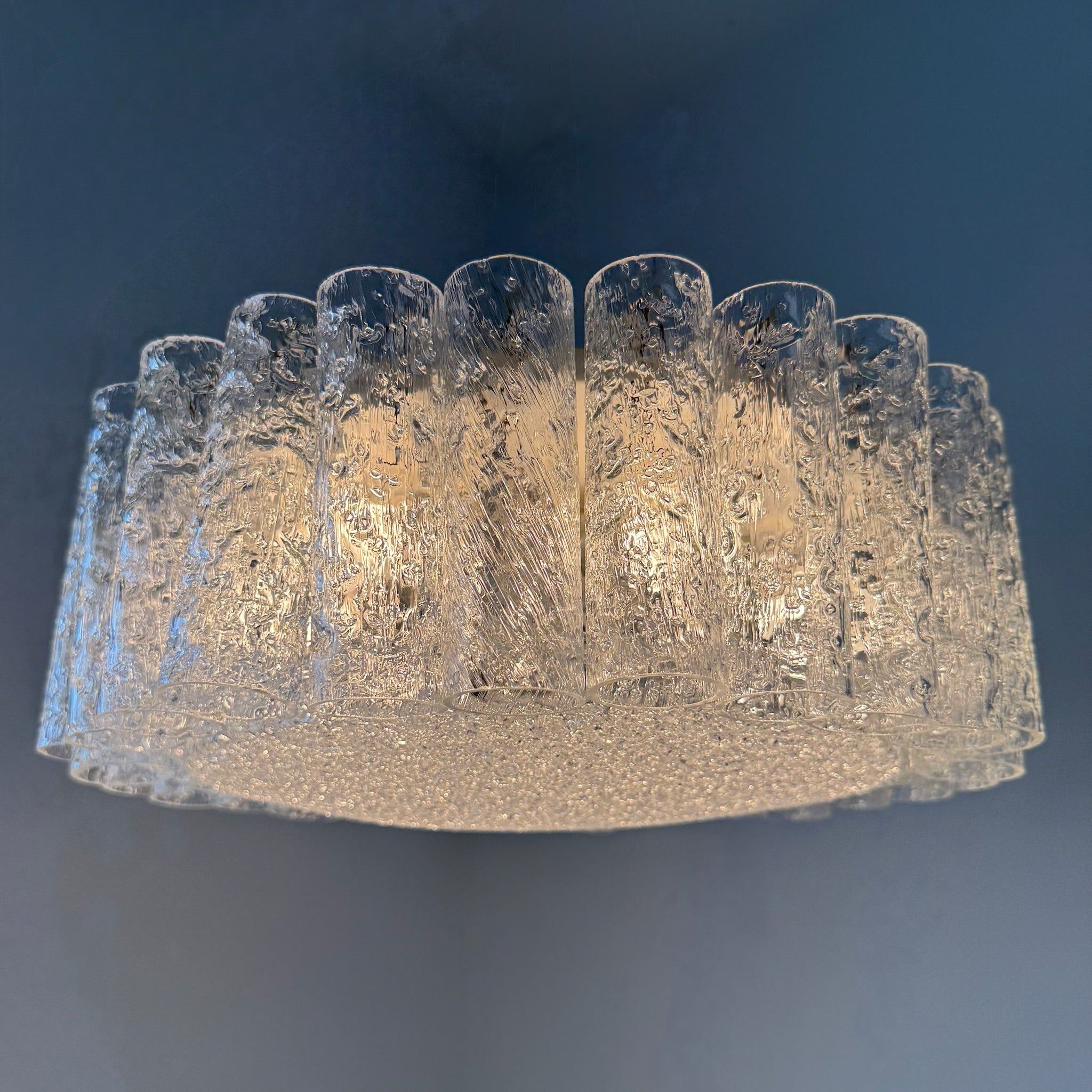 Kult Doria Leuchten Eisglas Plafonniere 40 cm I Monumentale Mid-Century Deckenlampe mit Glasröhren ca. 1960er Doria Leuchten