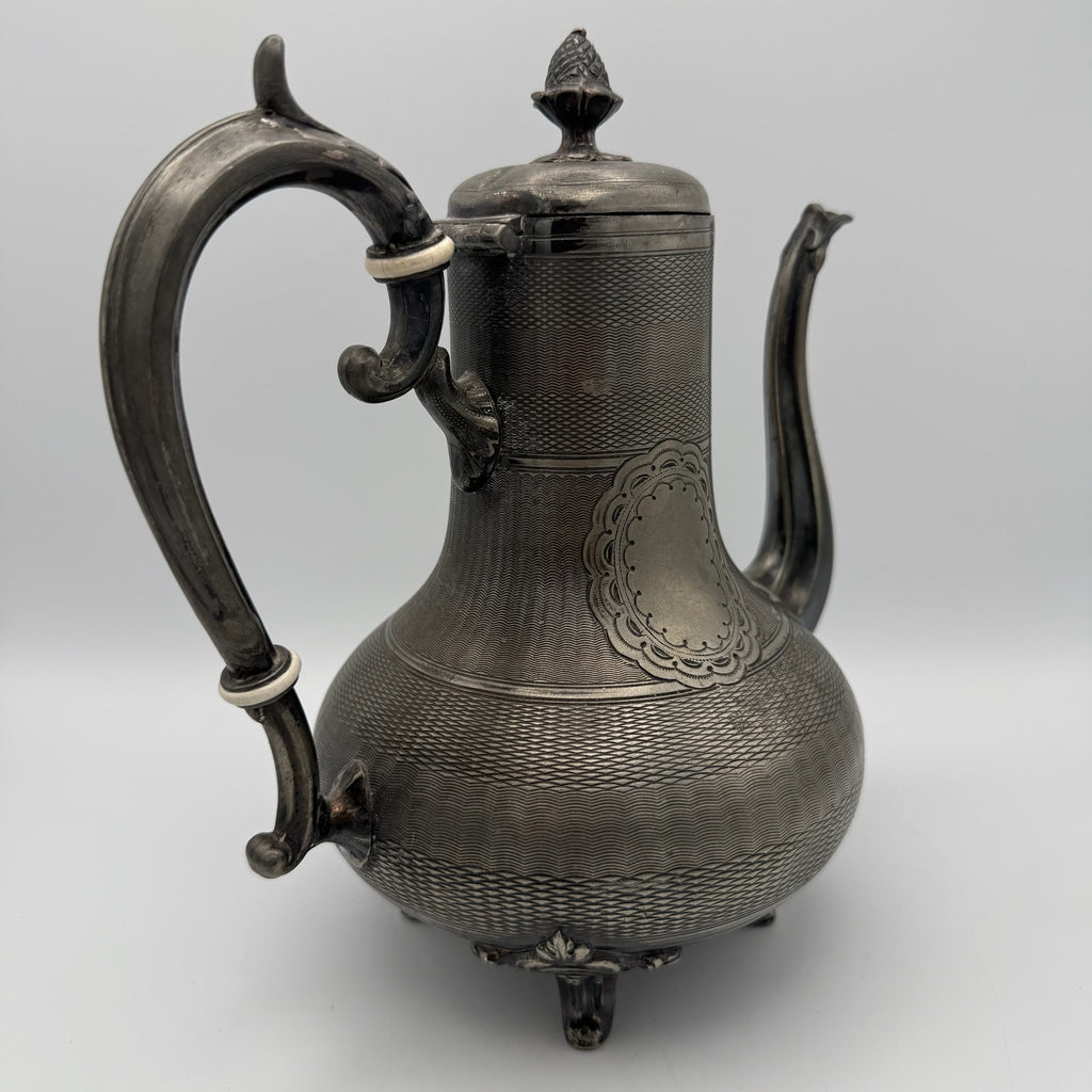 Antikes Prunk Set Teekanne & Zuckerdose I Grands Magasins du Louvre Paris I Versilbert um 1900 I Französischer Historismus Grands Magasins du Louvre, Rue de Marengo, Paris
