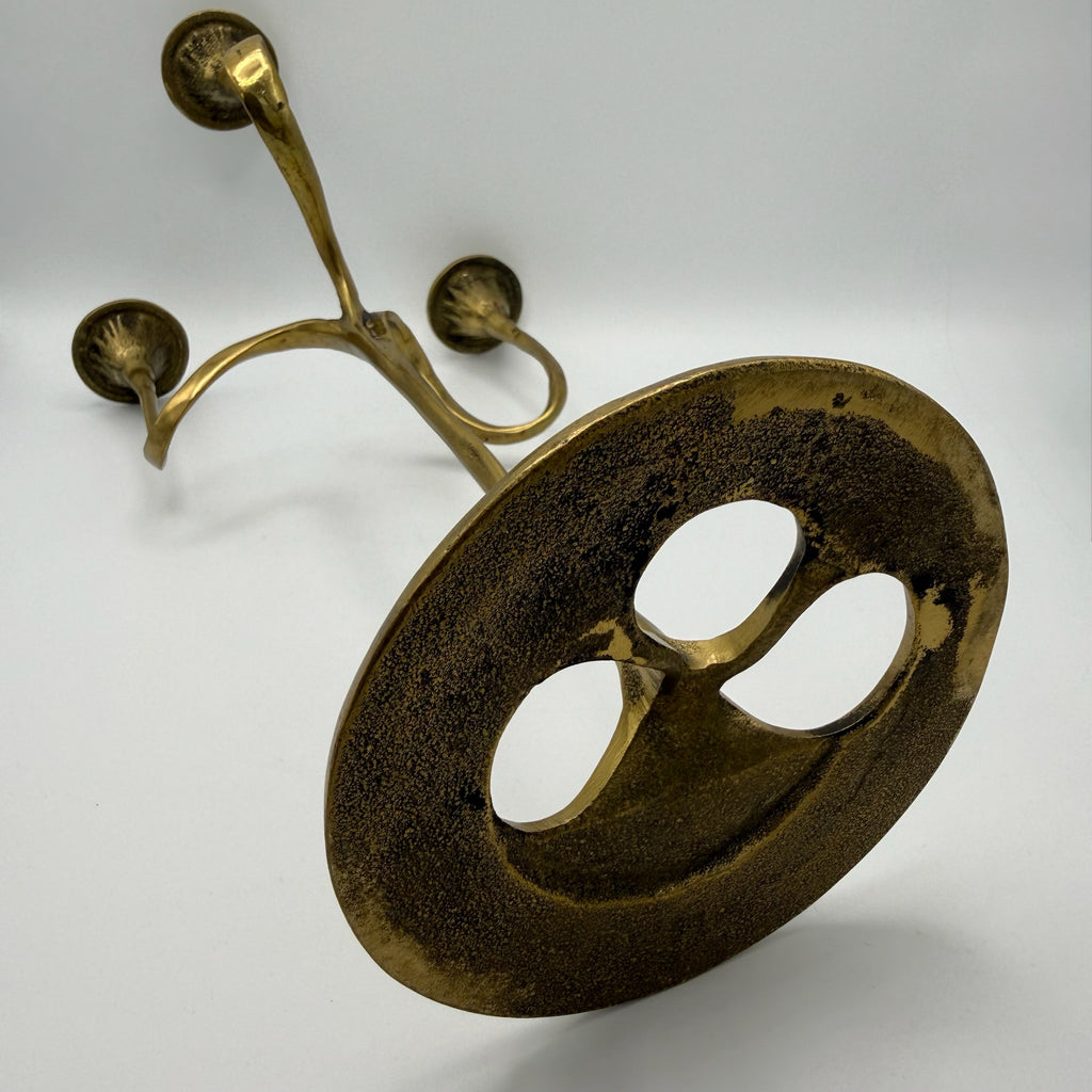 Kurt Jesch für Fratelli Tonini I Großer 3-flammiger Design Kerzenleuchter I Messing massiv I Italien 1960er I Unpolierter Originalzustand Kurt Jesch für Fratelli Tonini