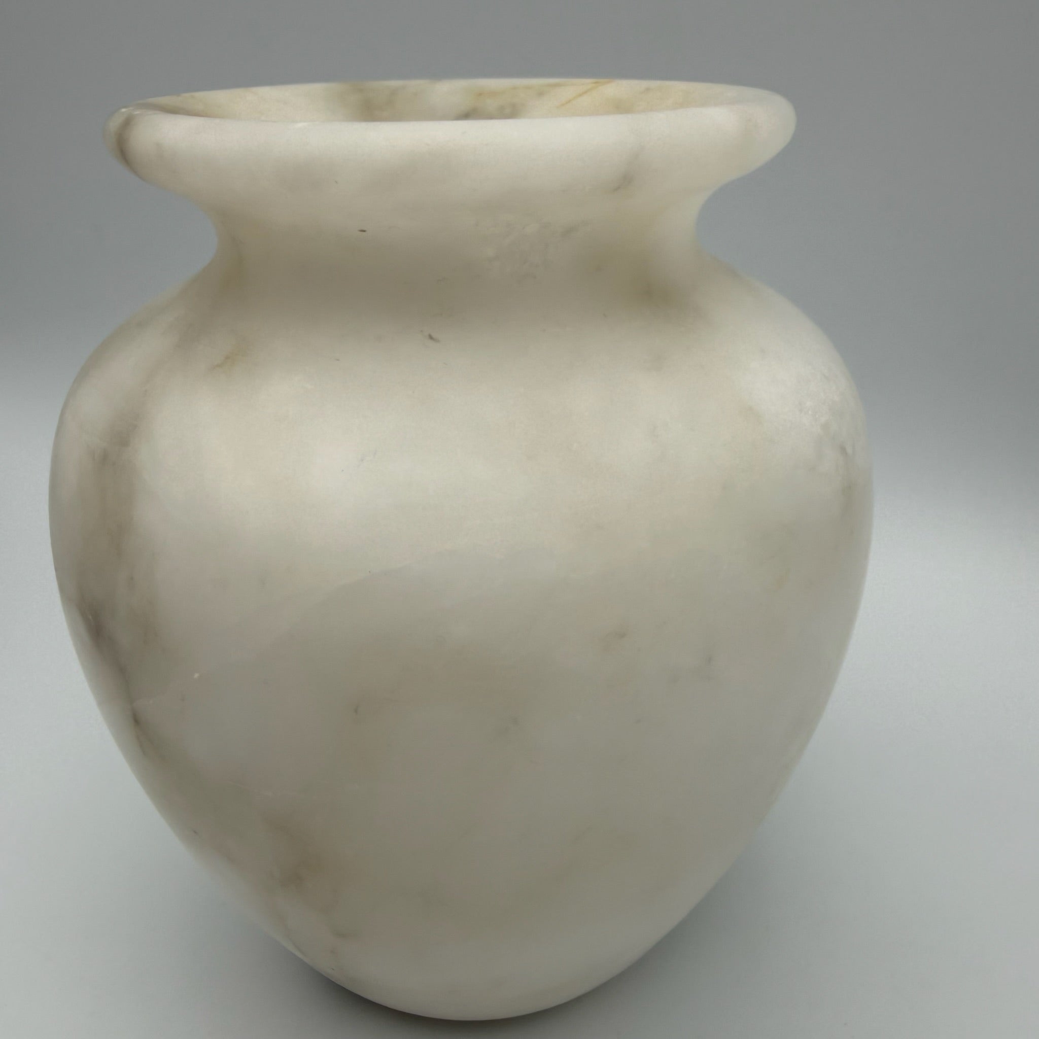 Alabaster Vase I Volterra Italien I Handarbeit I Bernstein-Optik I Schwer I 11,5 cm Showroom Ansbach