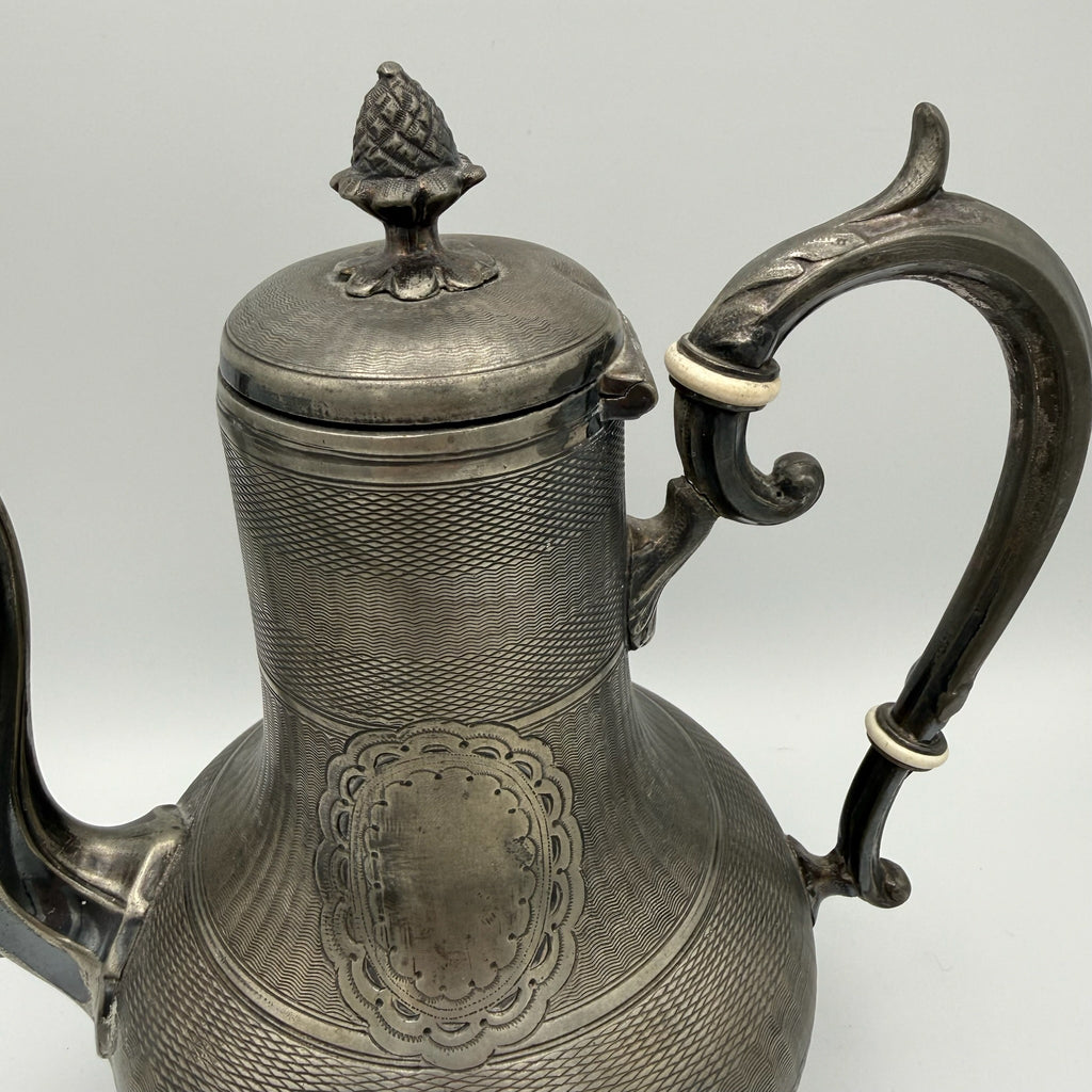 Antikes Prunk Set Teekanne & Zuckerdose I Grands Magasins du Louvre Paris I Versilbert um 1900 I Französischer Historismus Grands Magasins du Louvre, Rue de Marengo, Paris