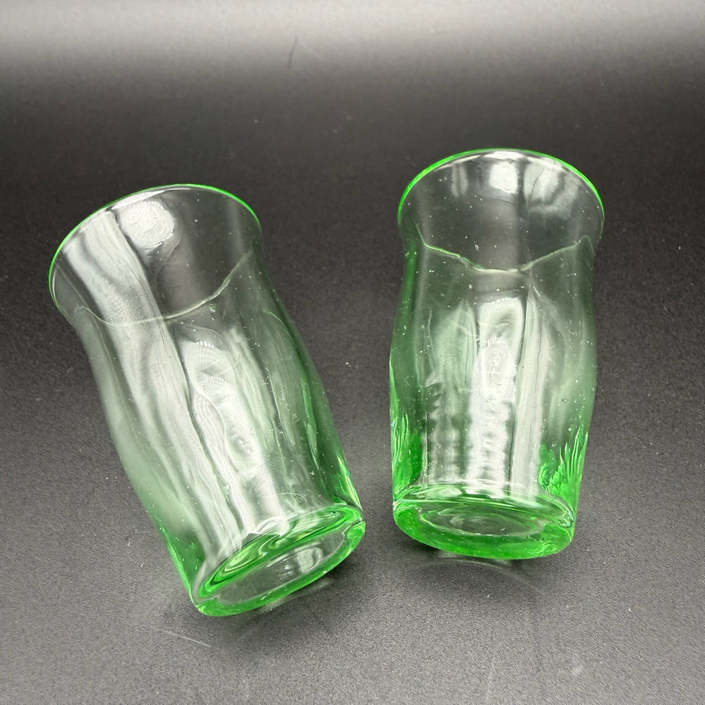 2 Uranglas Schnapsgläser | Vintage Vaseline Glass | Fluoreszierend unter UV-Licht | Handgearbeitet | 6 cm Showroom Ansbach