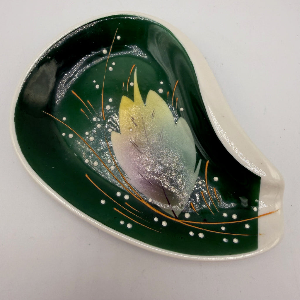 Kister Scheibe-Alsbach Prunkschälchen I Art Déco um 1930 I Erhabene Perlmalerei I Blattform Weiß Gold I 12,8 cm A. W. Fr. Kister