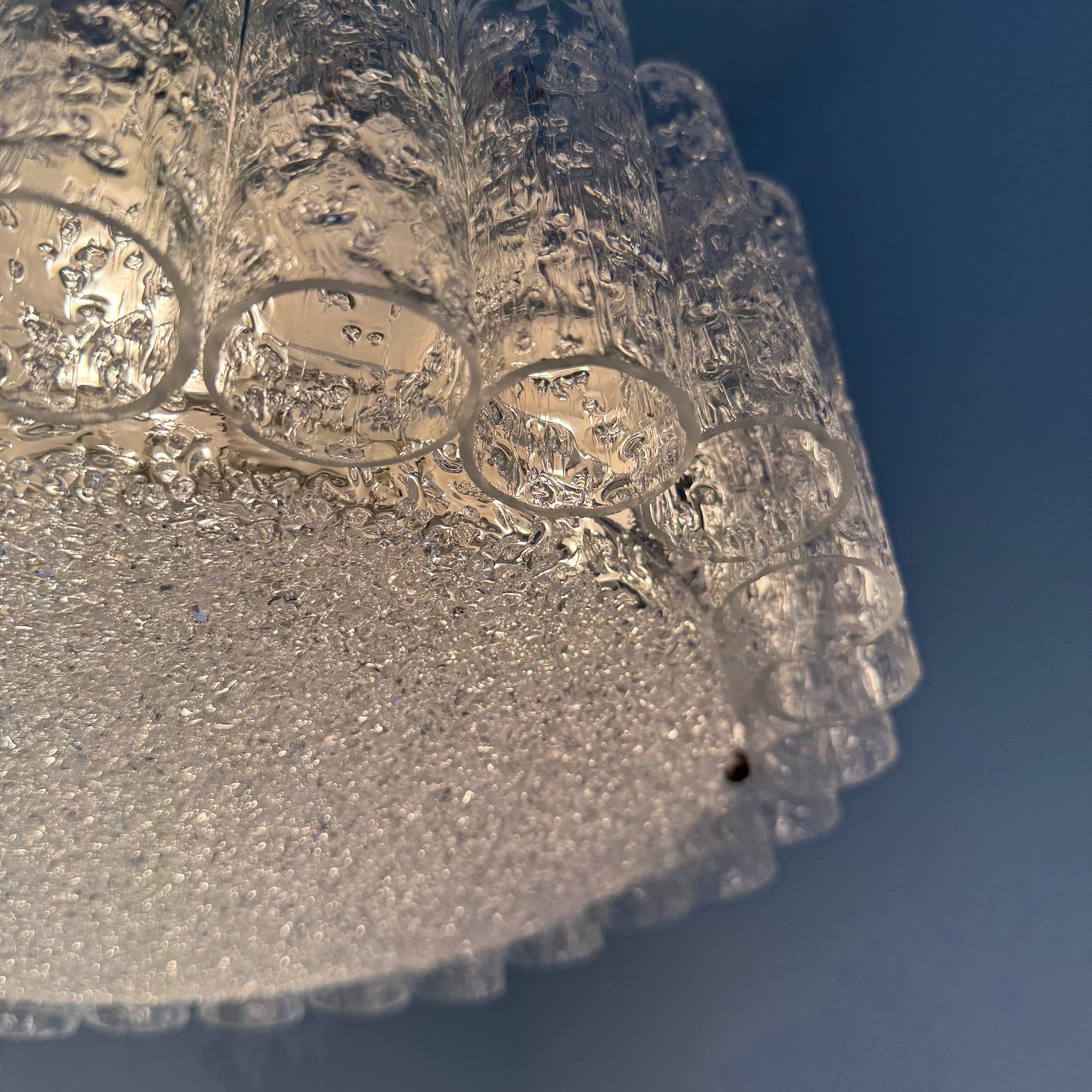 Kult Doria Leuchten Eisglas Plafonniere 40 cm I Monumentale Mid-Century Deckenlampe mit Glasröhren ca. 1960er Doria Leuchten