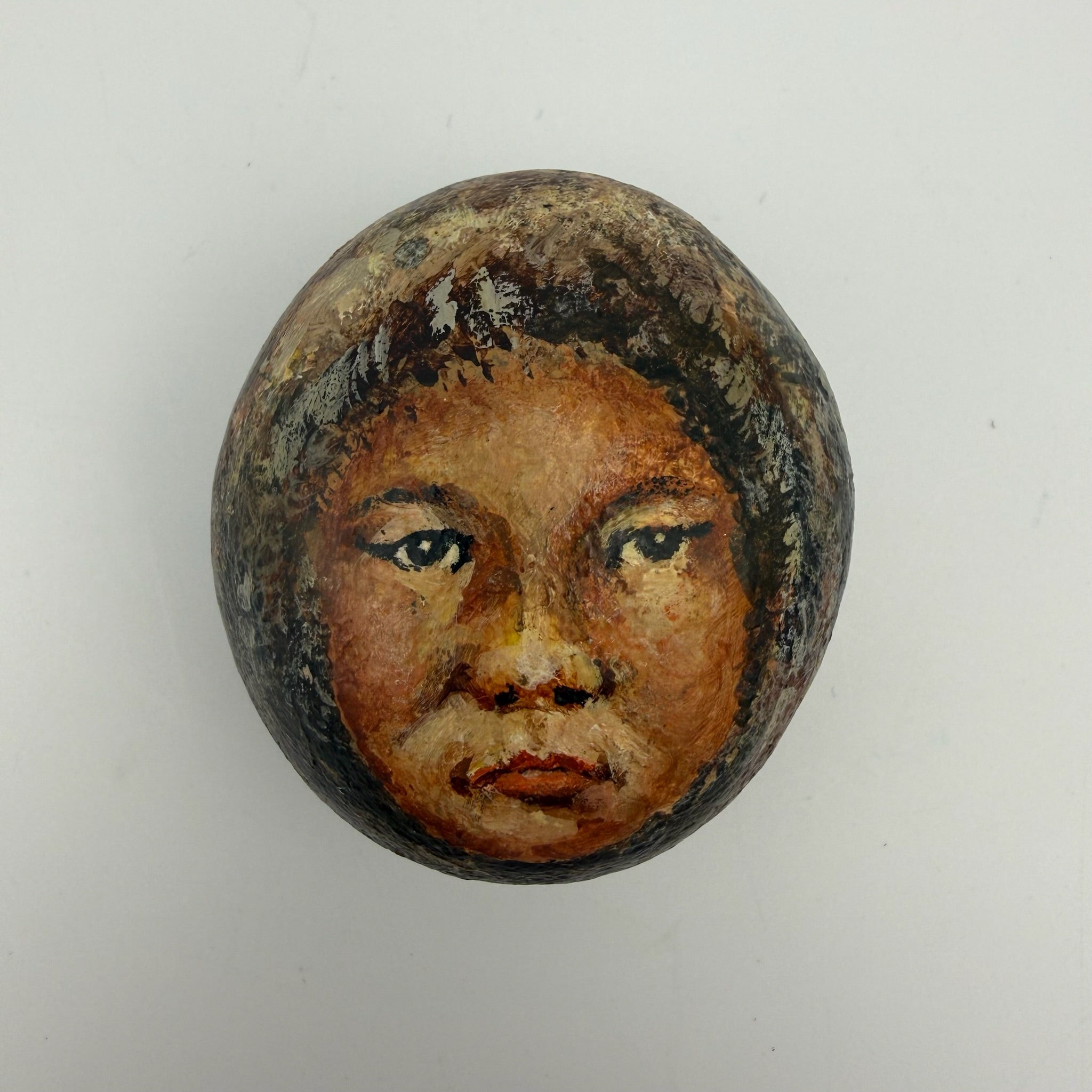 Original Inuit Kunst I Handbemalter Naturstein I Kanada I Handsigniert „Sarah“ I 5,6 cm Showroom Ansbach