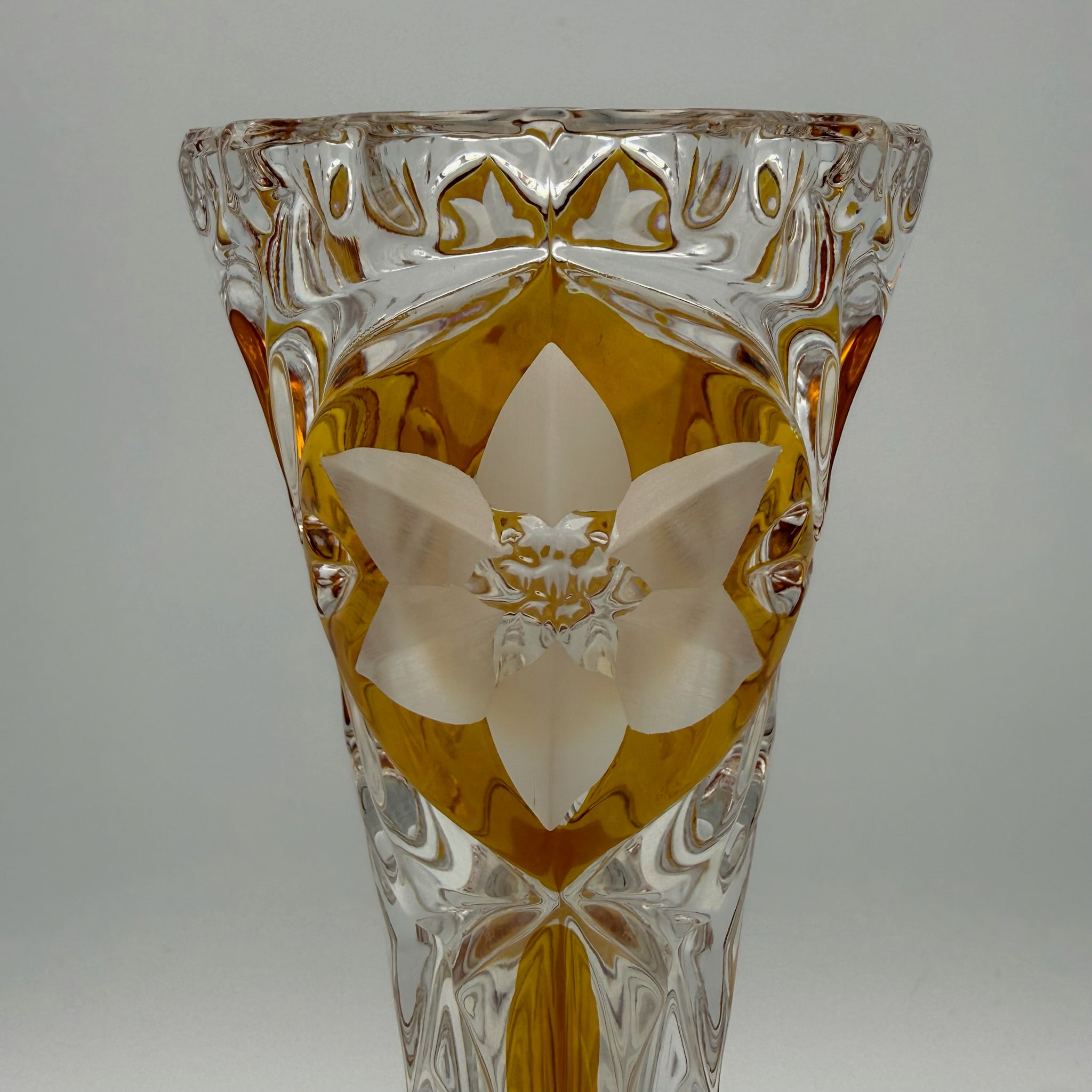 Vintage Kristall Vase Böhmen Bernstein Überfang Keilschliff Blume Medaillon edel Showroom Ansbach