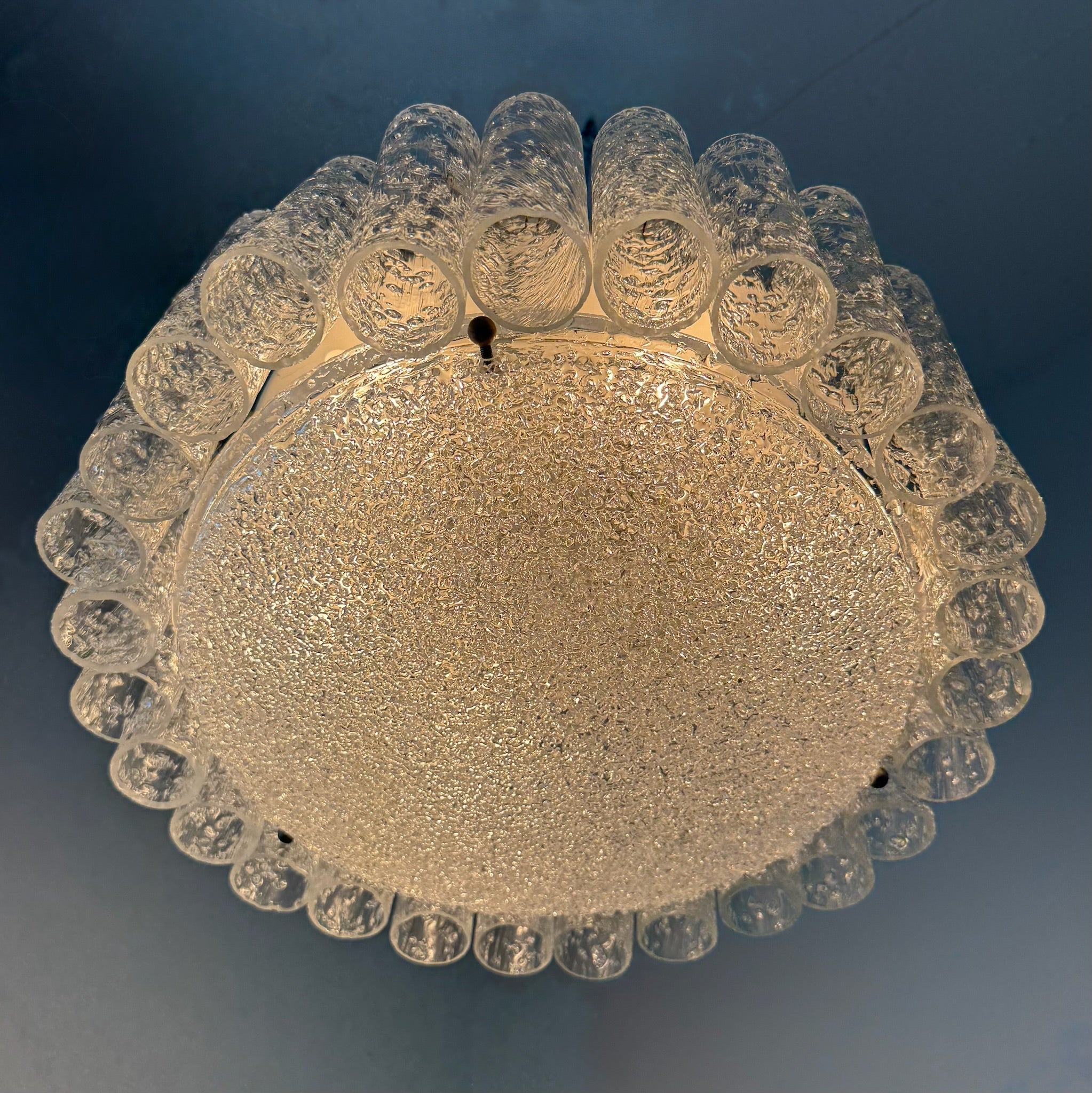 Kult Doria Leuchten Eisglas Plafonniere 40 cm I Monumentale Mid-Century Deckenlampe mit Glasröhren ca. 1960er Doria Leuchten