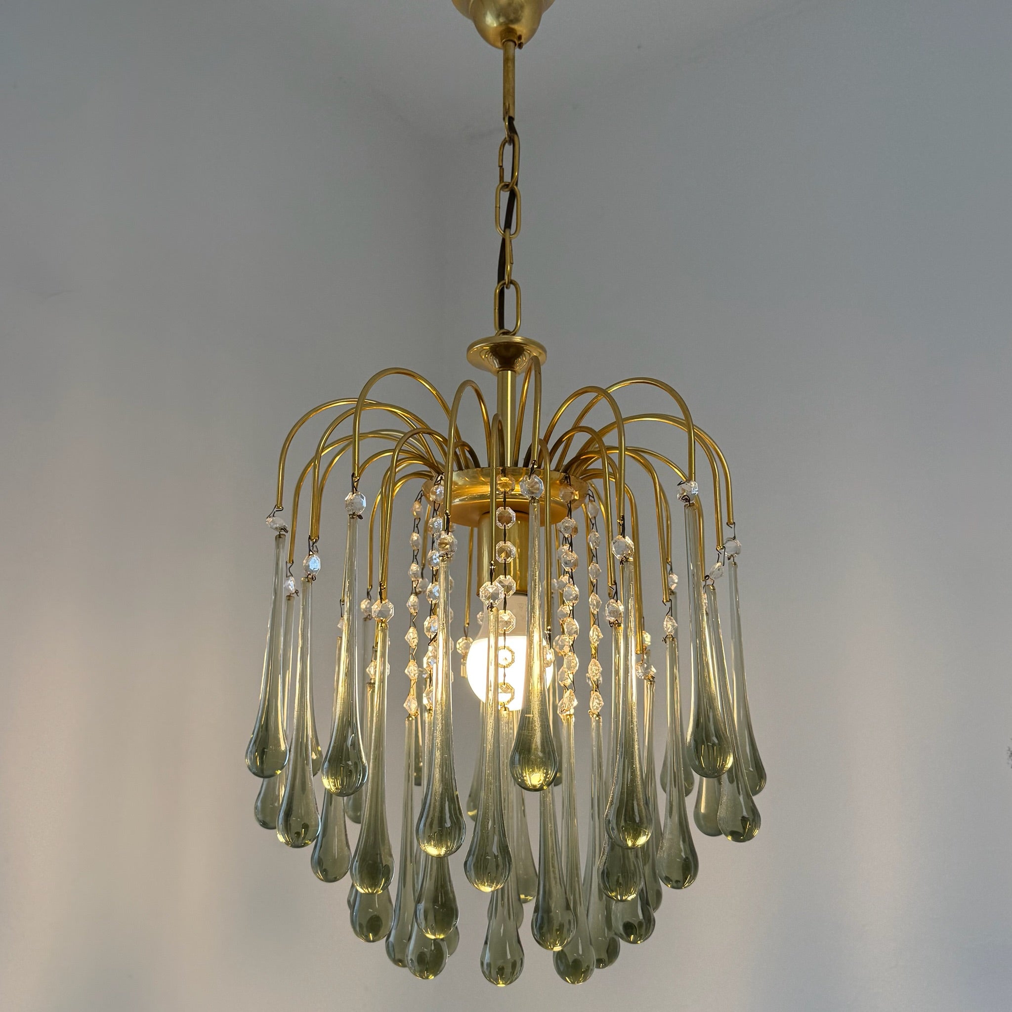 Kult Vistosi Murano XL Tropfenleuchte 1970er I 14 Karat Echtgold vergoldet I Rauchglas Grün-Grau Kaskaden-Kronleuchter 75 cm Murano