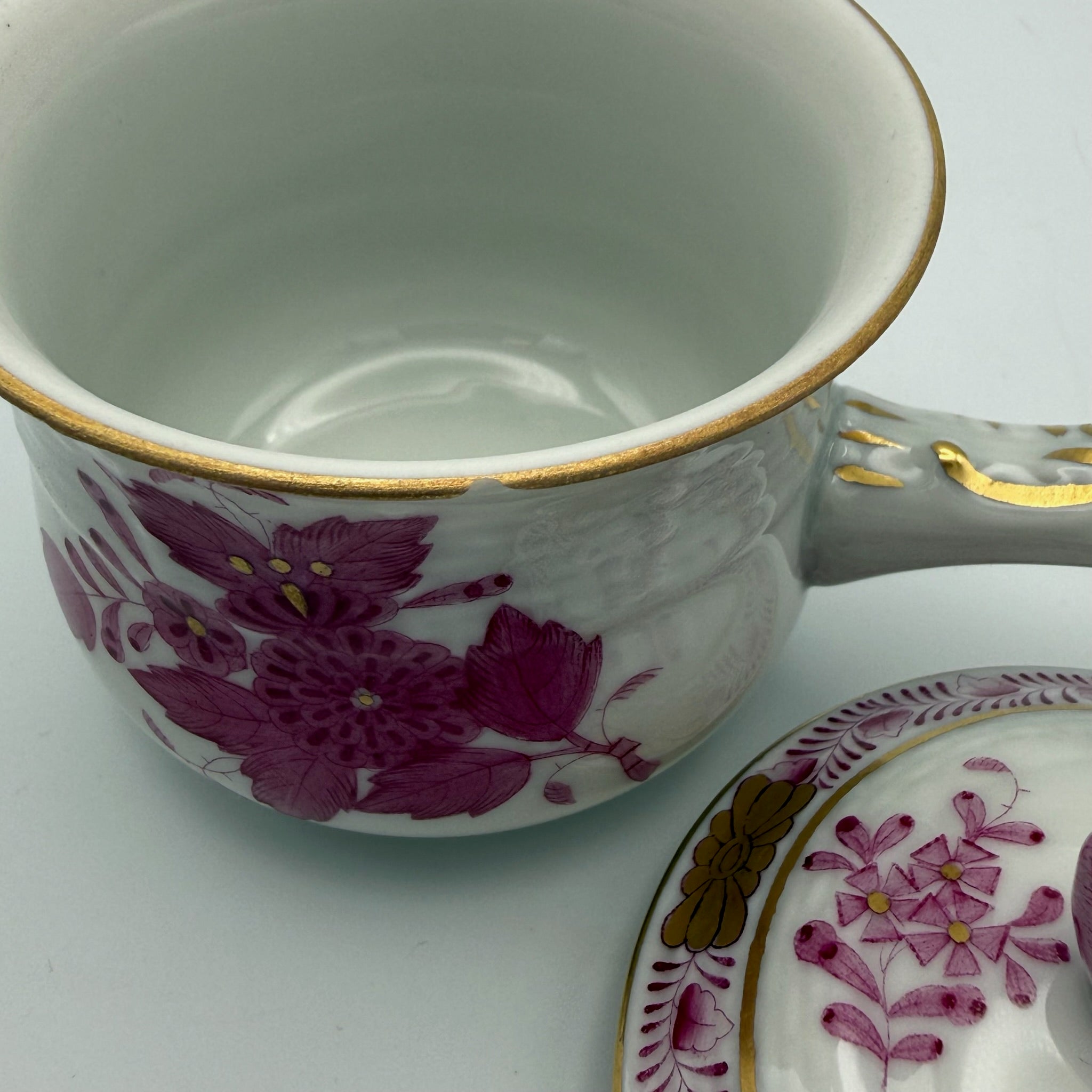 4er Set Herend Schokoladentassen mit Deckel I Apponyi Purpur I Handgemalt Rosenknauf Goldstaffage I Seltene Crème-Töpfen Herend
