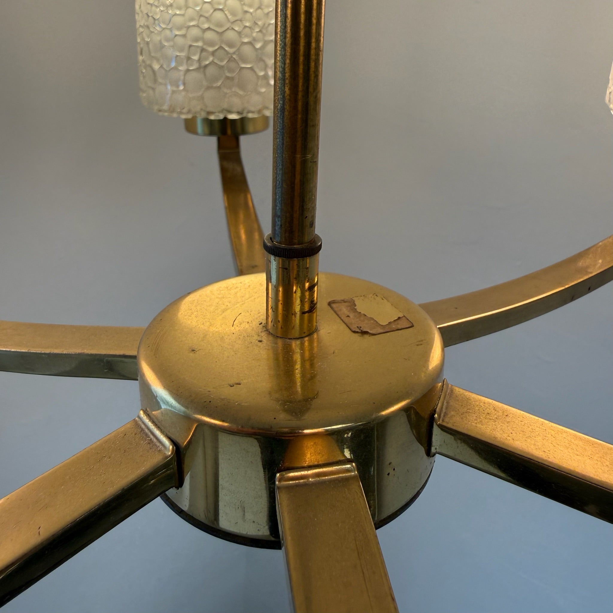 6-flammiger Mid-Century Messing Kronleuchter 1960er I Ikonische Bubble Glas Schirme I Satiniertes Noppenglas Deckenlampe 68 cm Showroom Ansbach